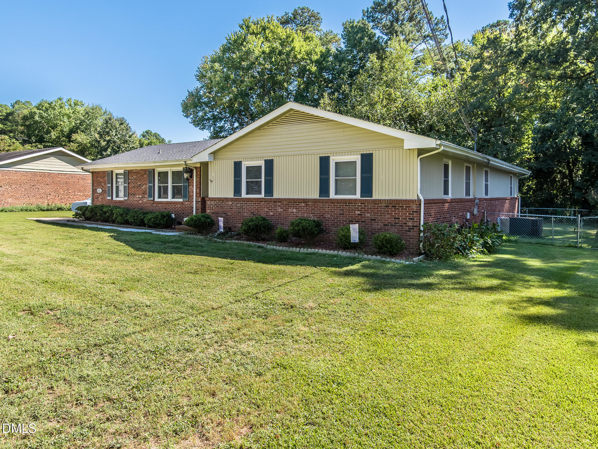 705 Lakeside Drive Property Photo 2