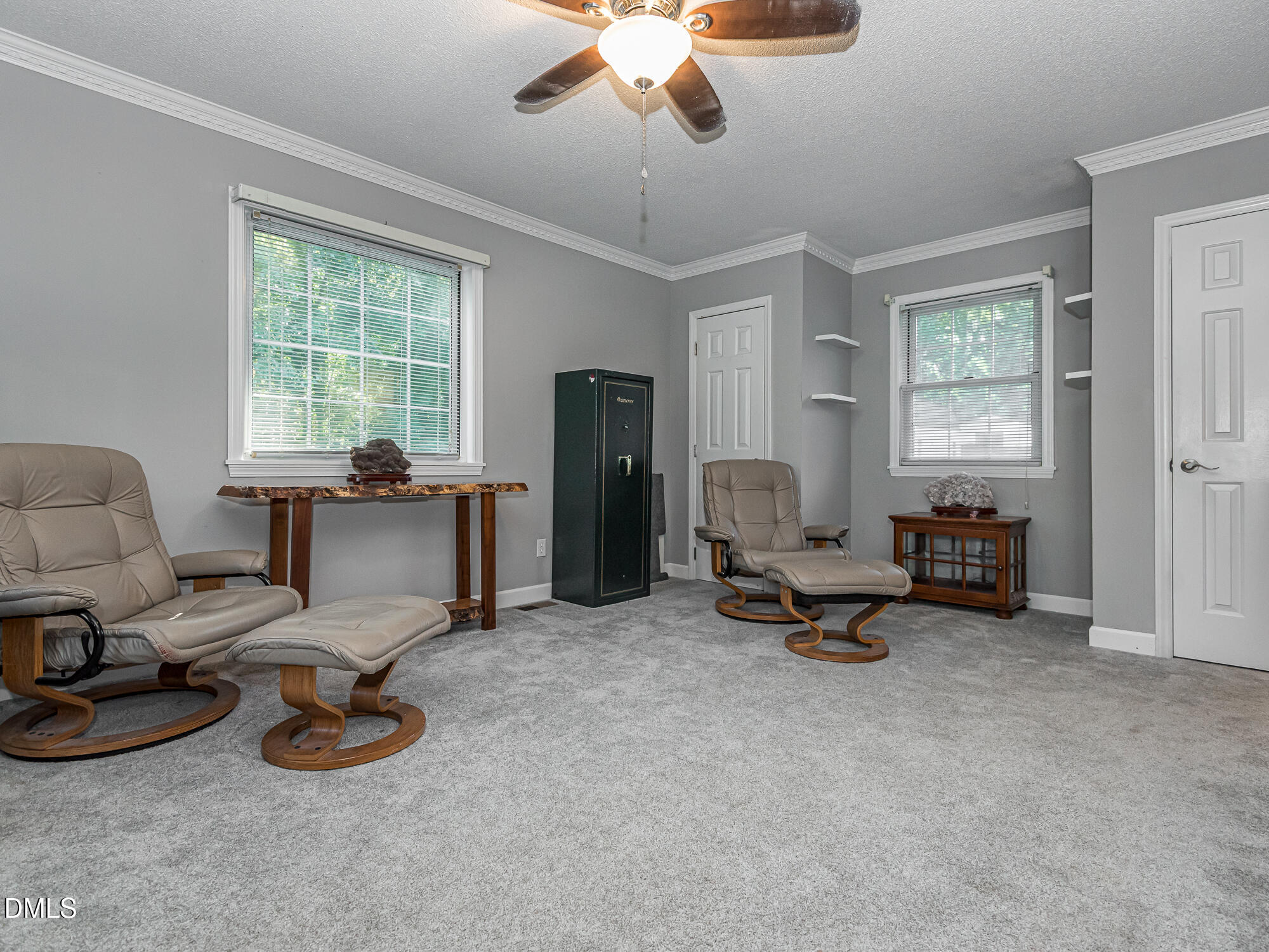 705 Lakeside Drive Property Photo 9