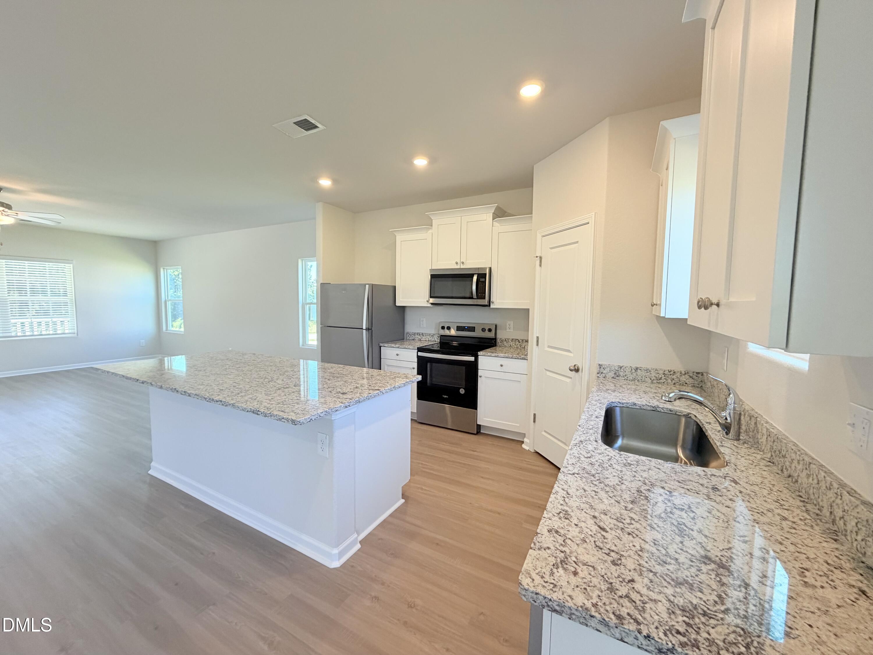11450 International Drive Property Photo 8