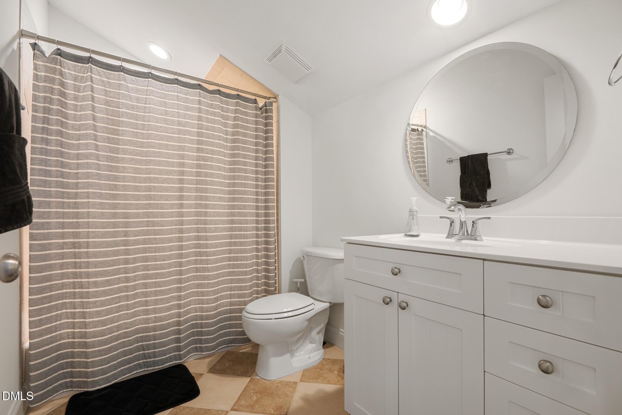 1141 N Blount Street Property Photo 31