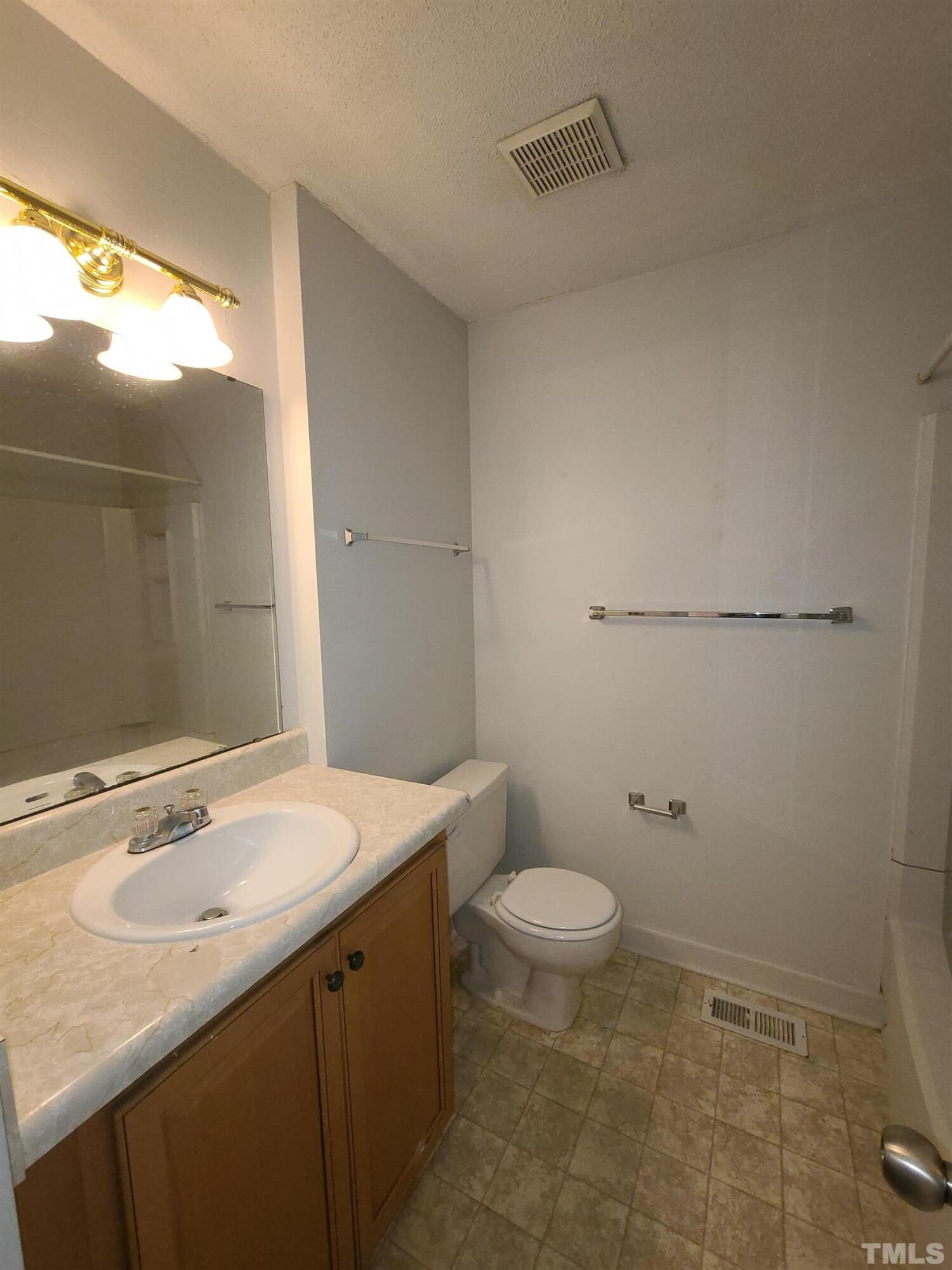 7371 Sandy Creek Property Photo 4