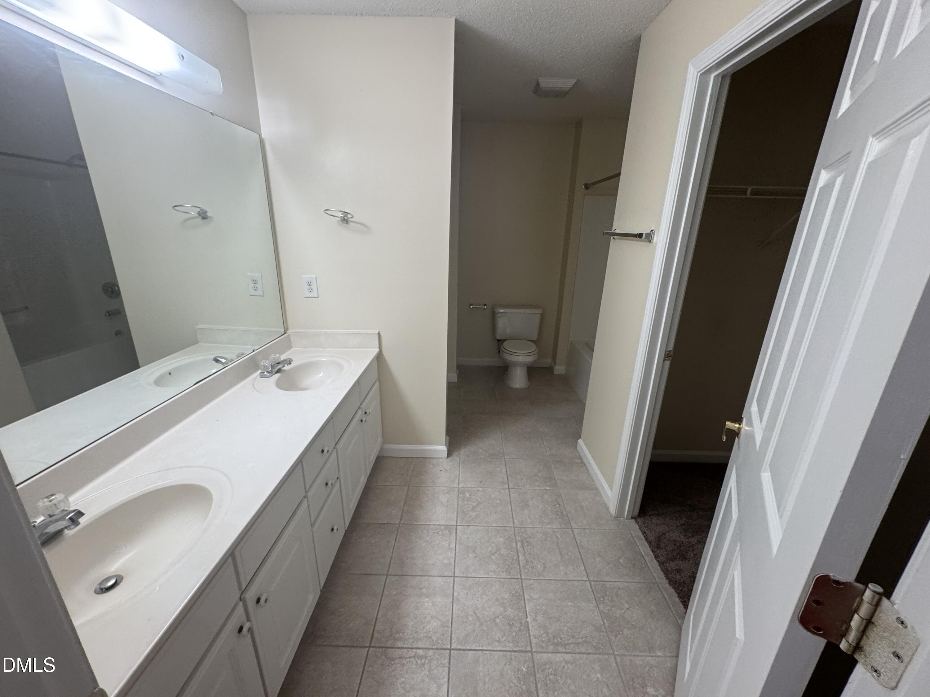 2521 Gordon Glen Court 103 Property Photo 9
