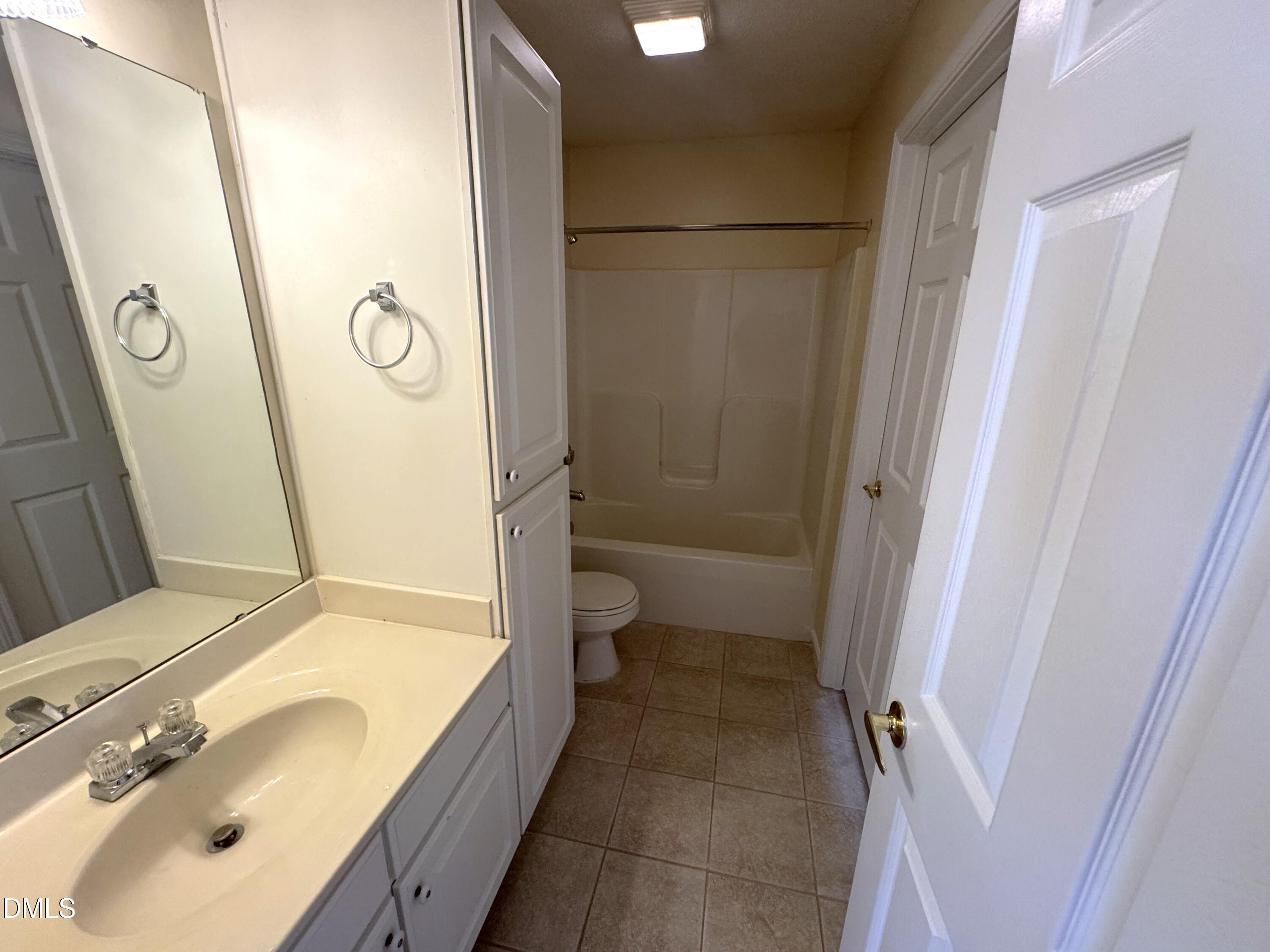 2521 Gordon Glen Court 103 Property Photo 19