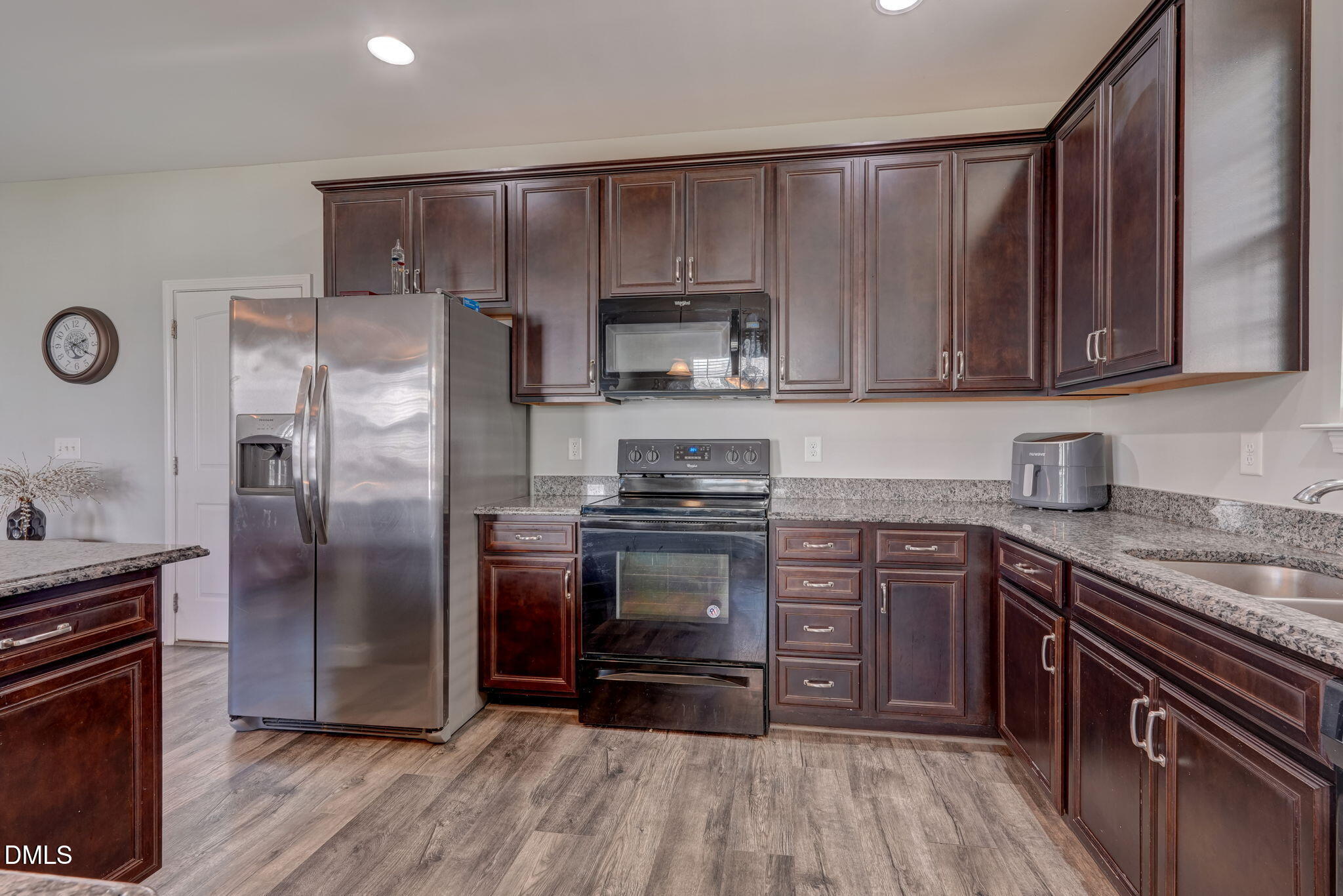 4045 Dunkirk Drive Property Photo 14