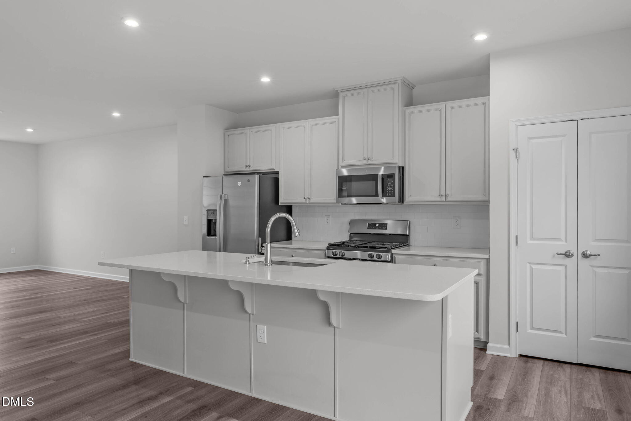 856 Romeria Drive Property Photo 14