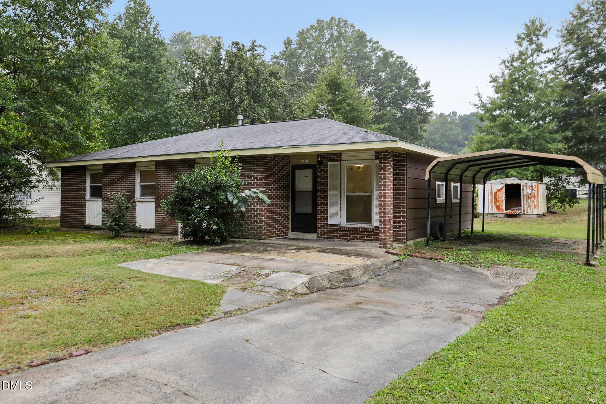404 Lynn Road Property Photo 1