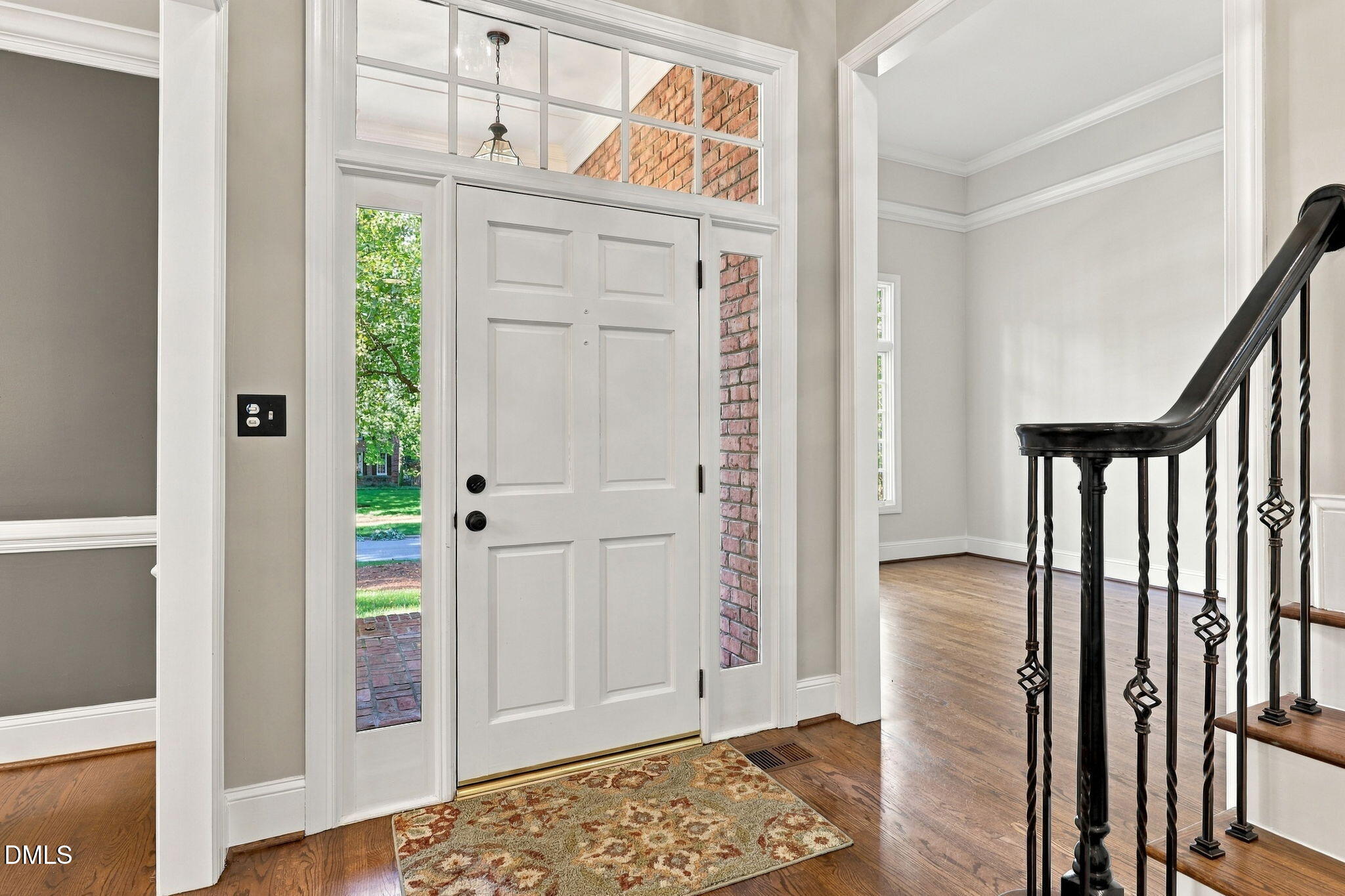 102 Eyemouth Court Property Photo 4