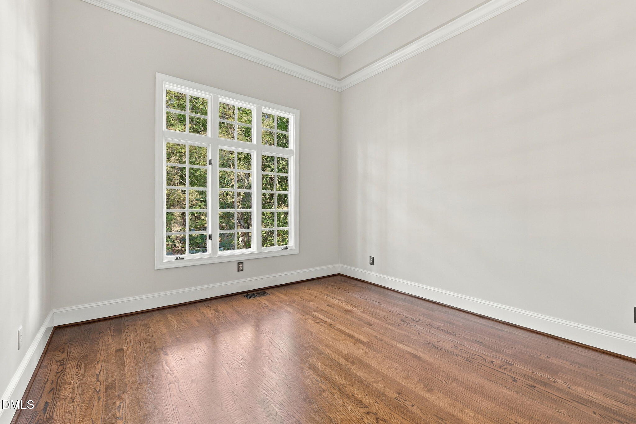 102 Eyemouth Court Property Photo 5