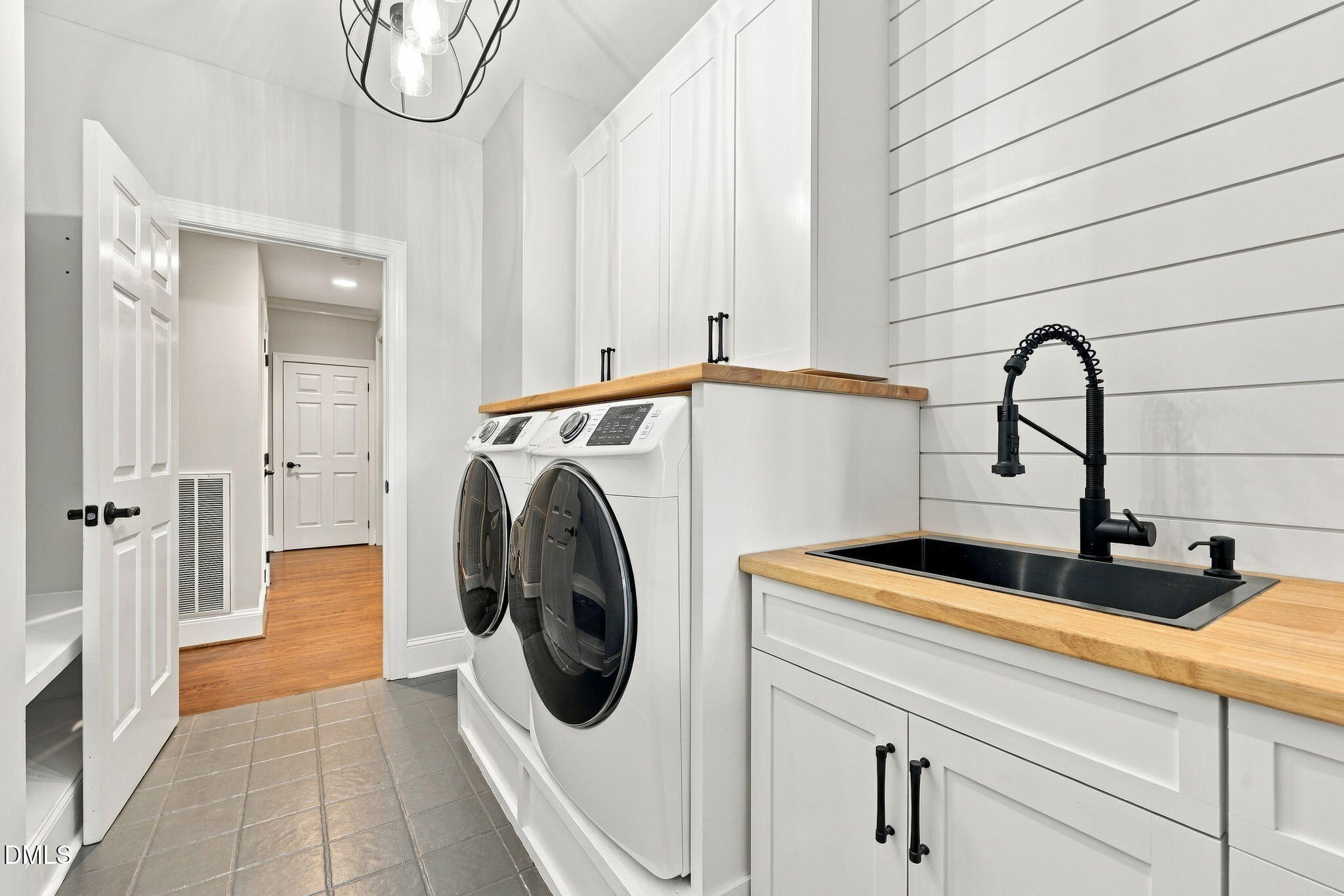 102 Eyemouth Court Property Photo 12