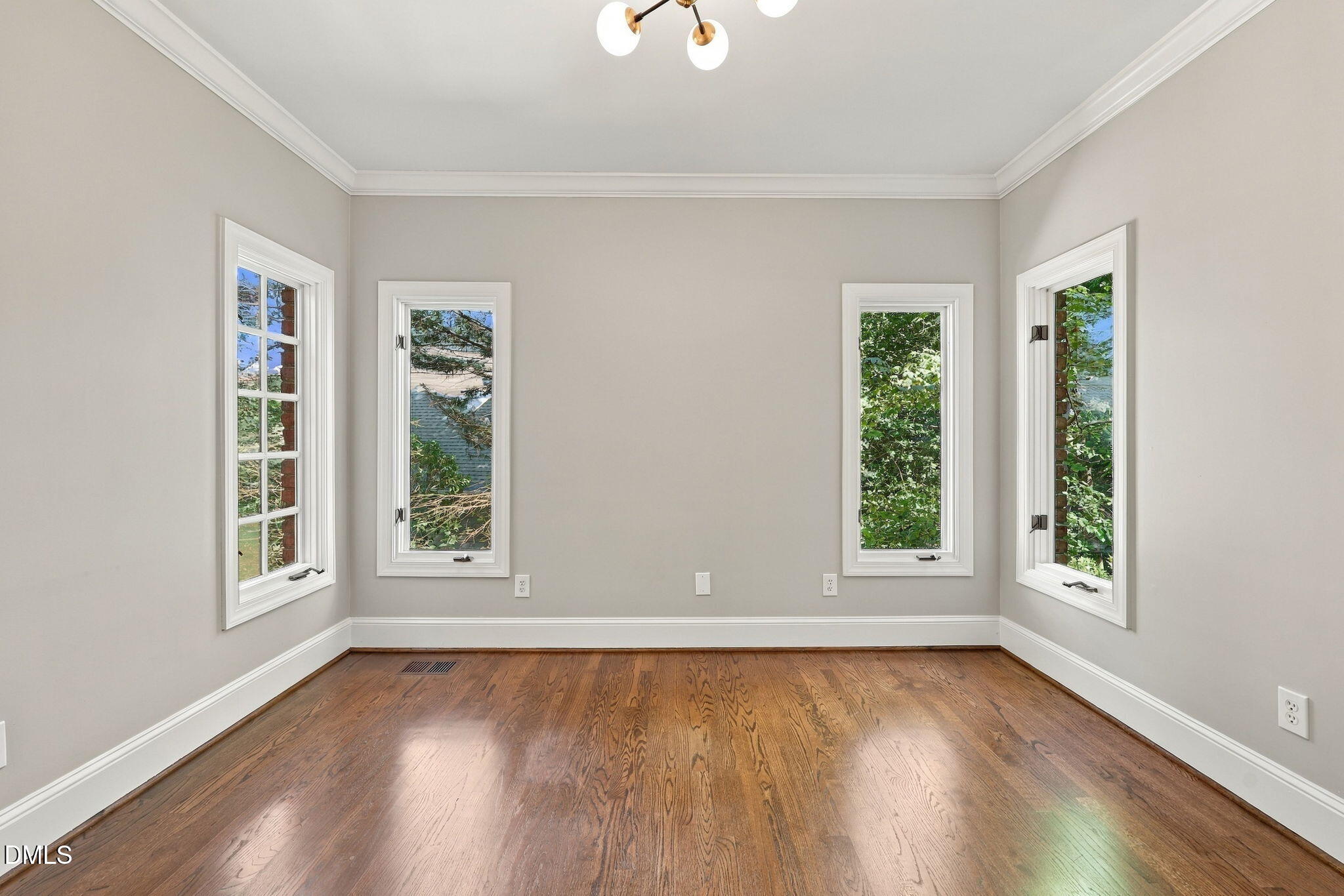 102 Eyemouth Court Property Photo 25