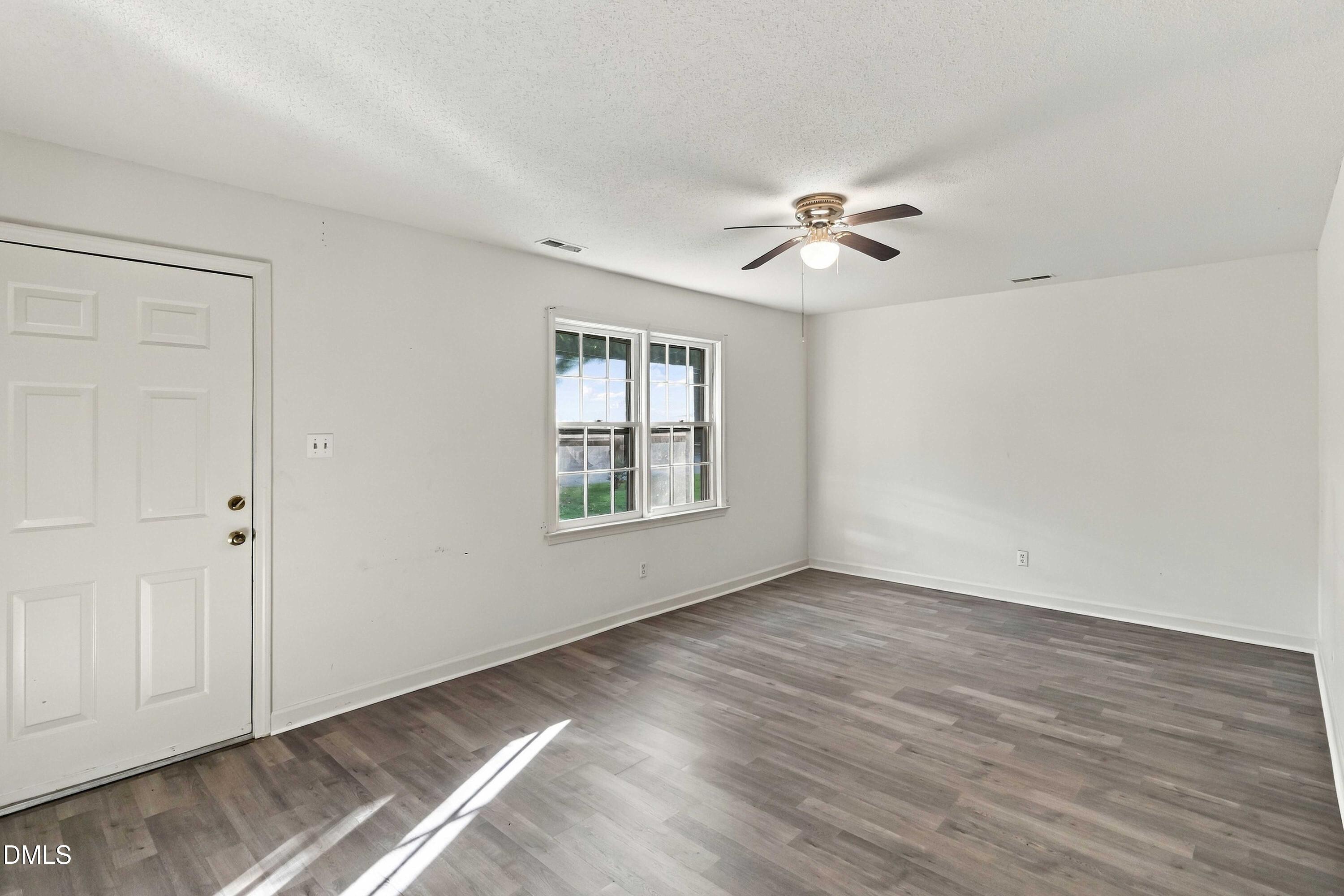 816 Evergreen Road Property Photo 3
