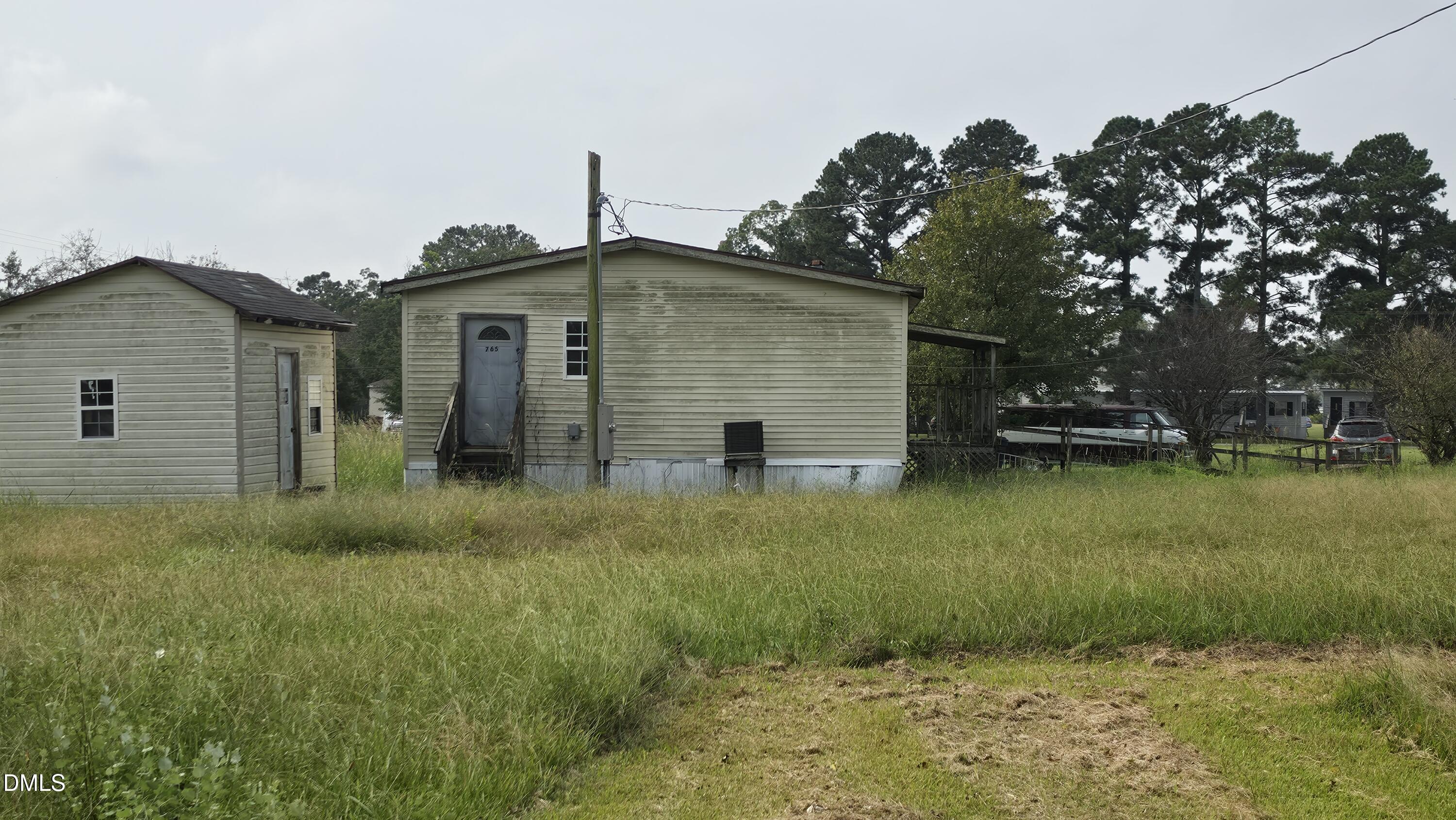 773 W Old County Road Property Photo 1