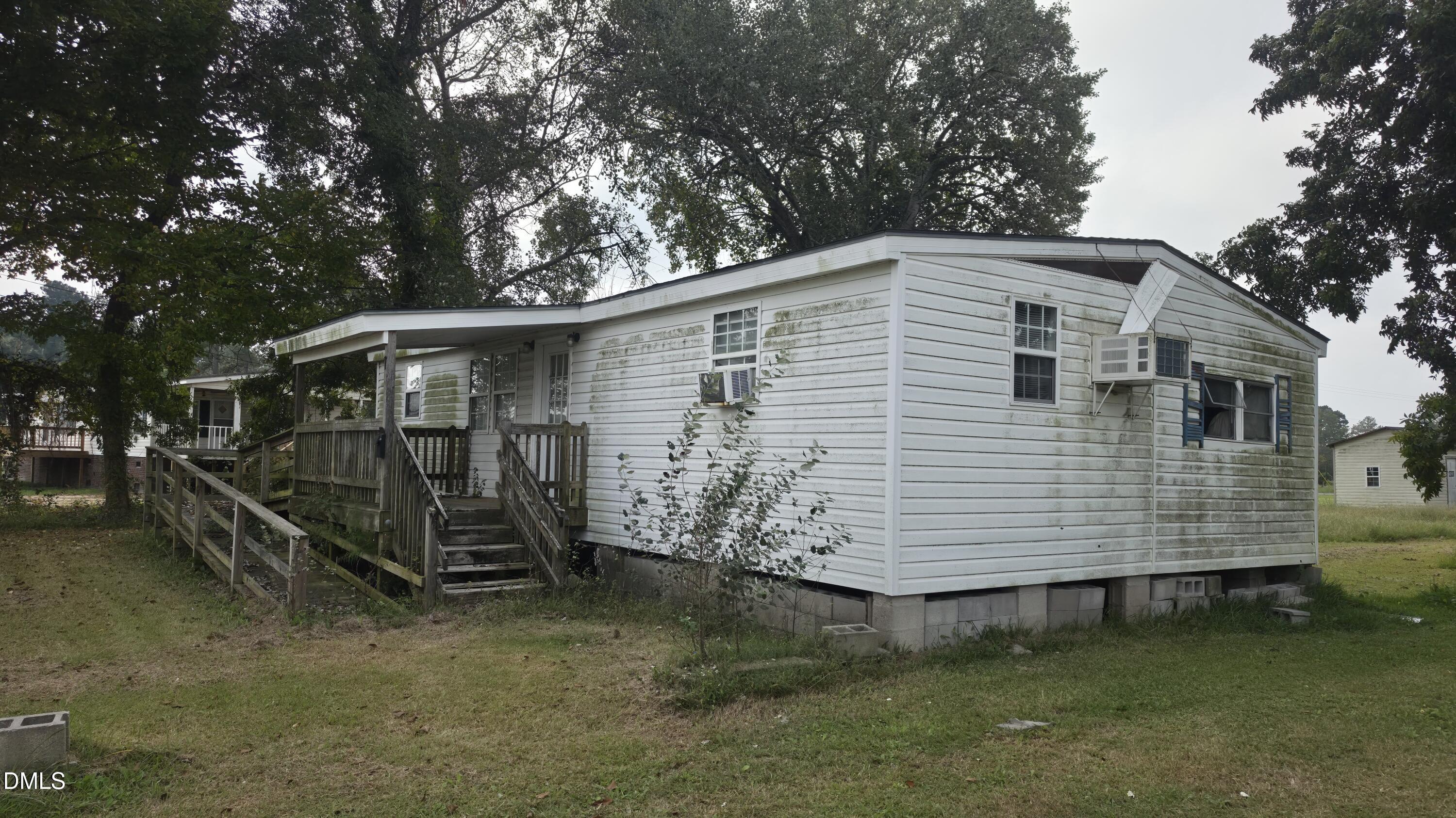 773 W Old County Road Property Photo 1