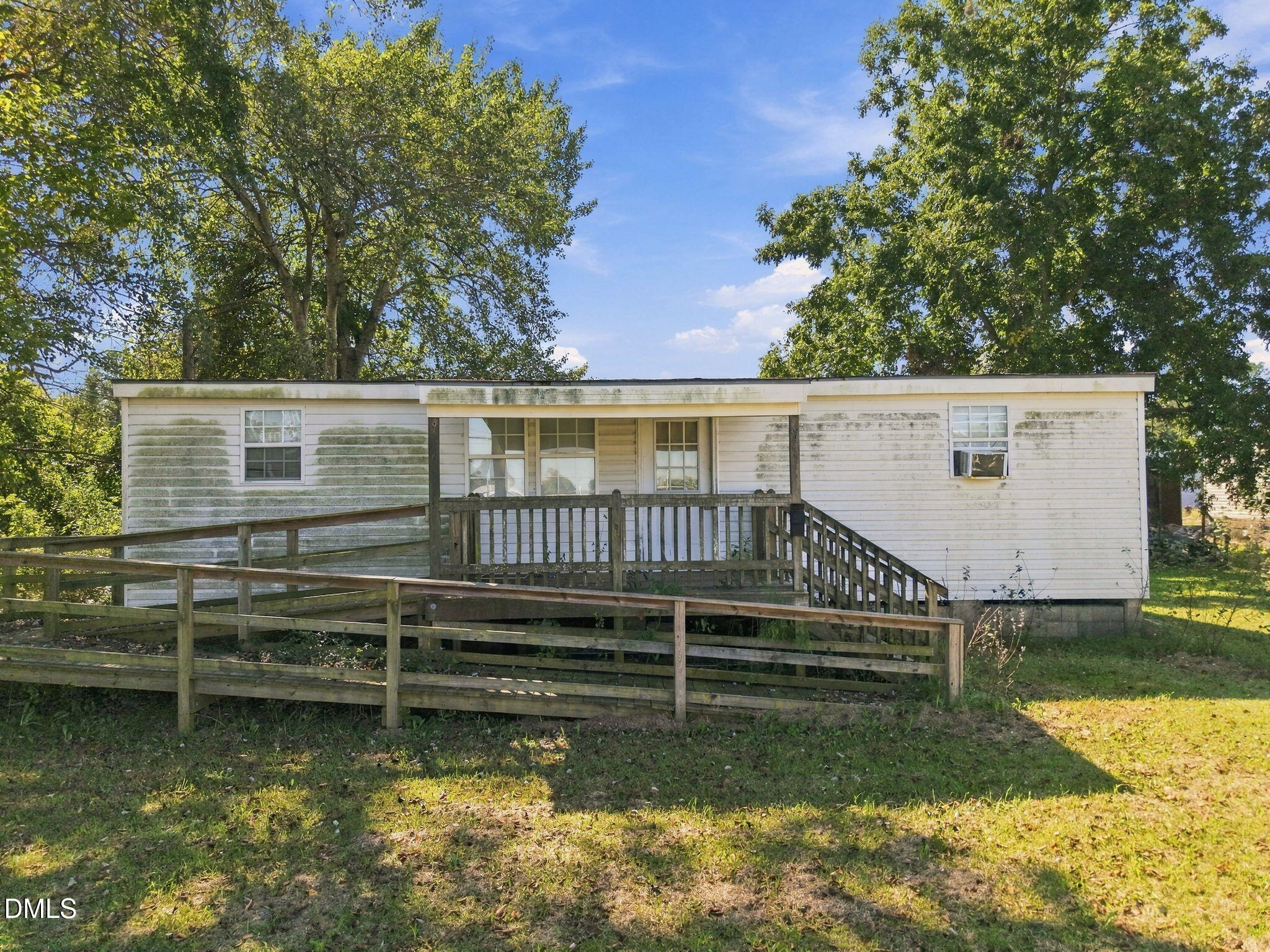 773 W Old County Road Property Photo 2