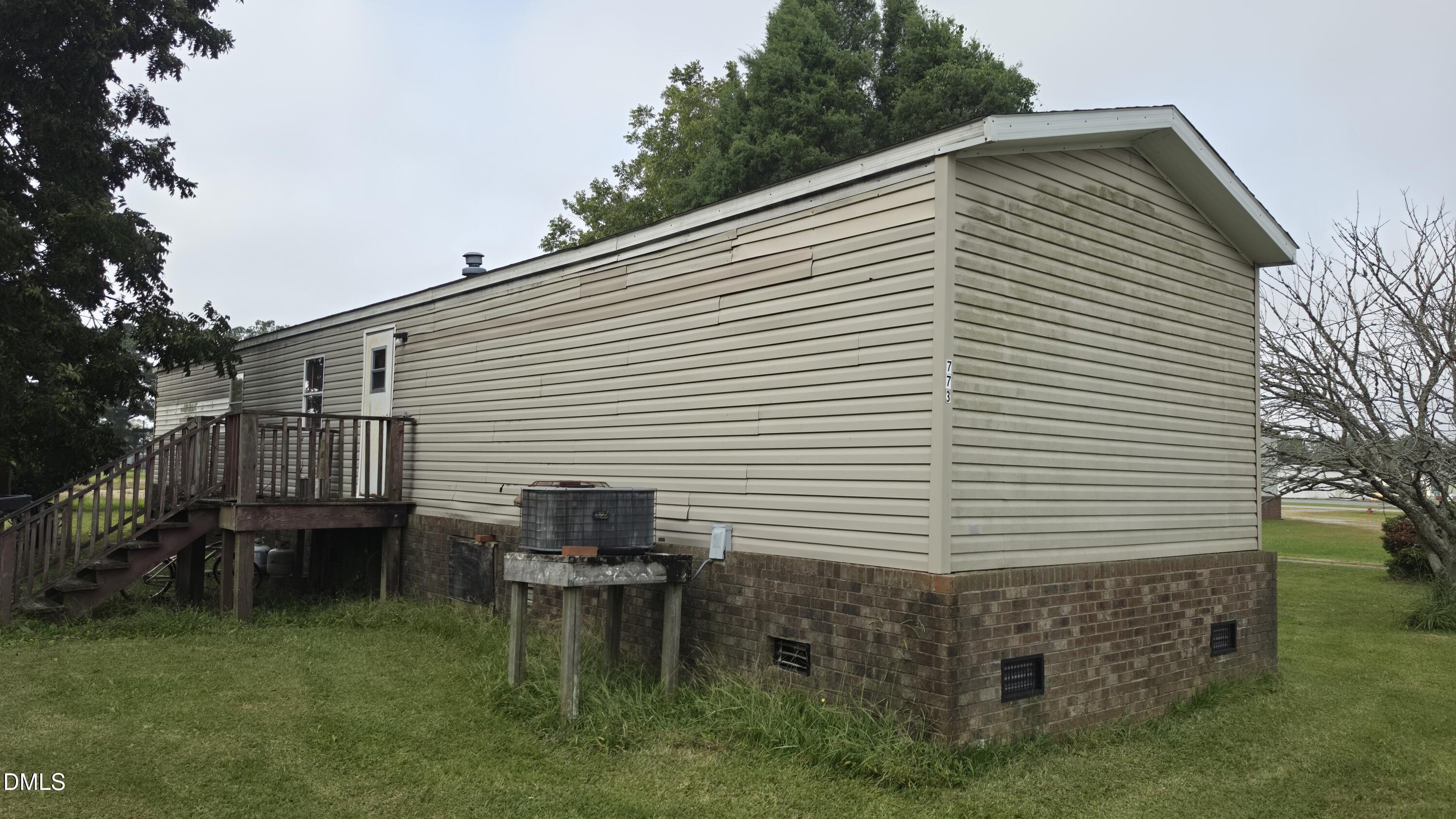 773 W Old County Road Property Photo 14
