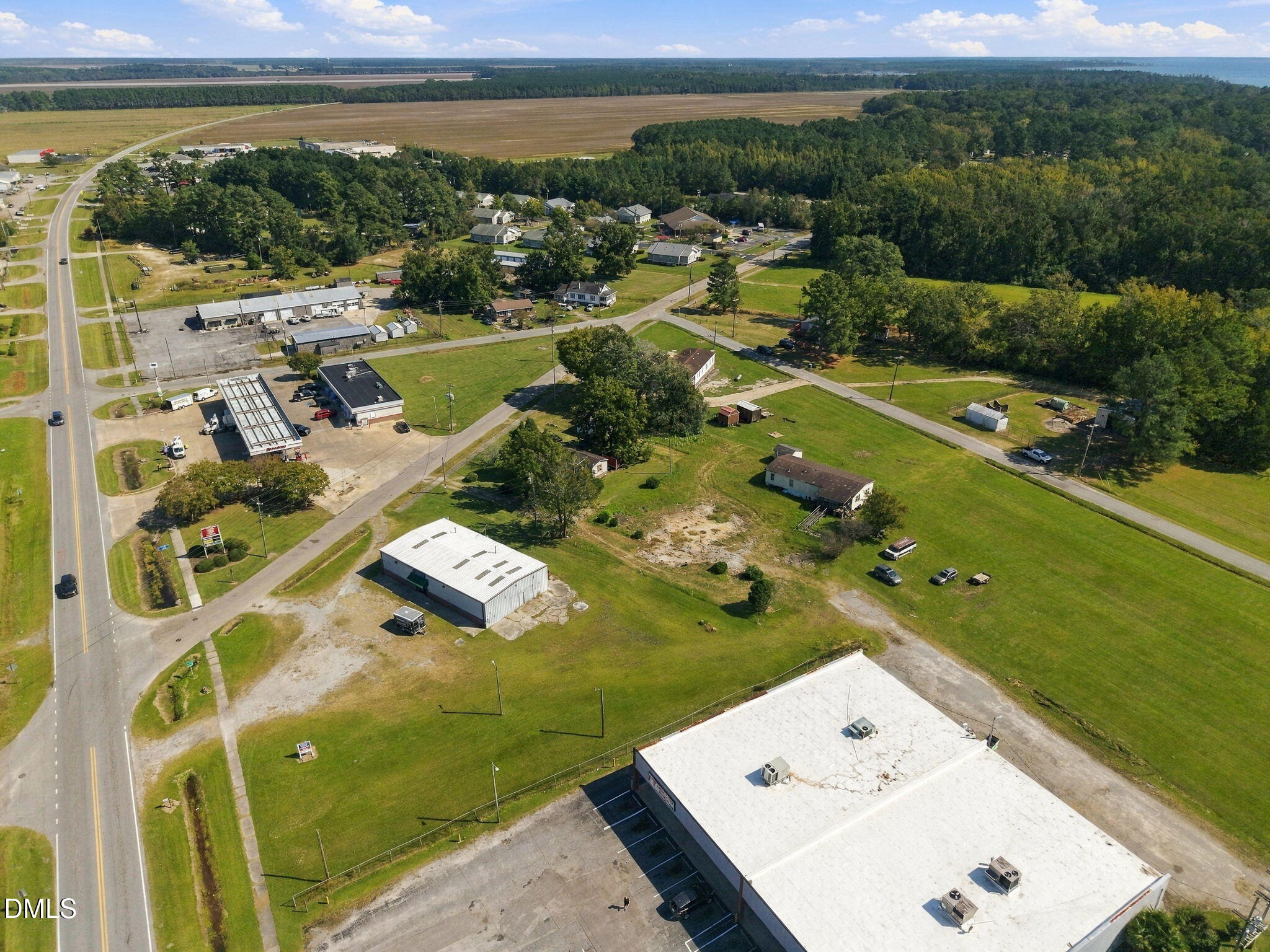 773 W Old County Road Property Photo 17