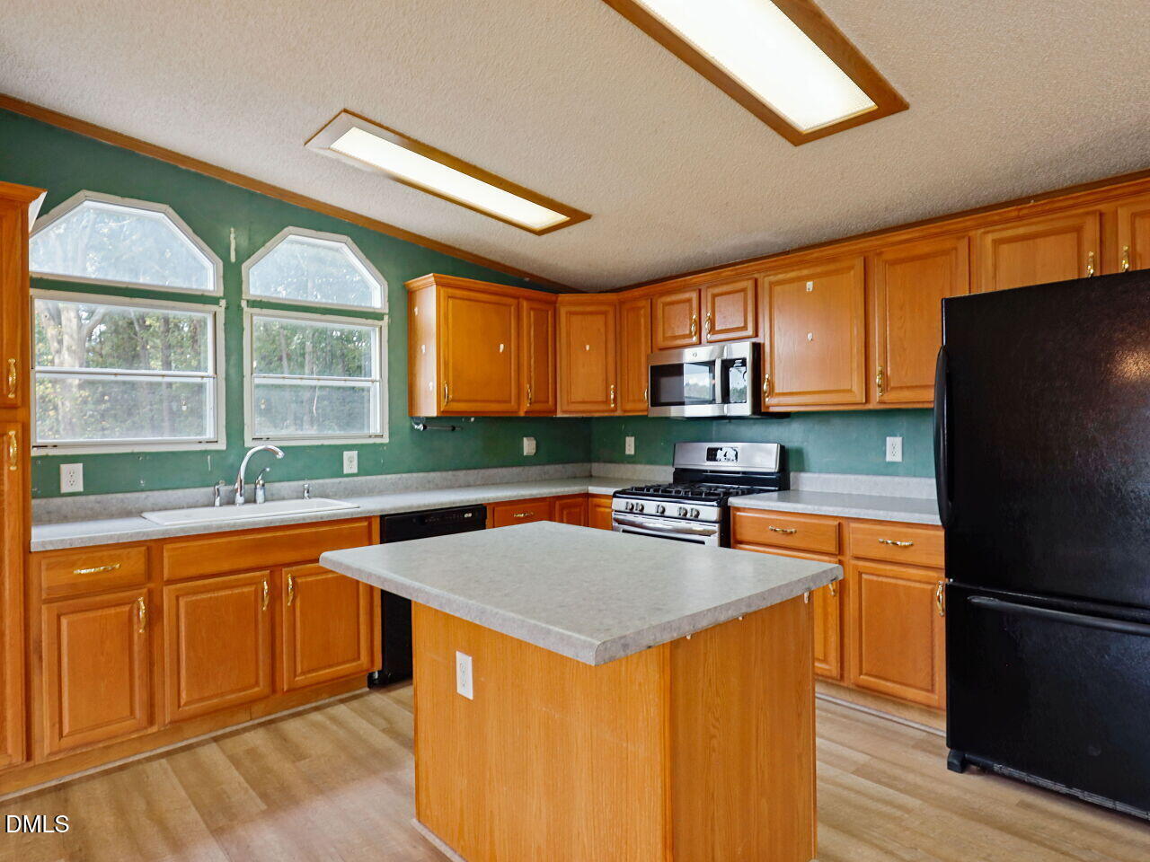 1128 Harvey Johnson Road Property Photo 2