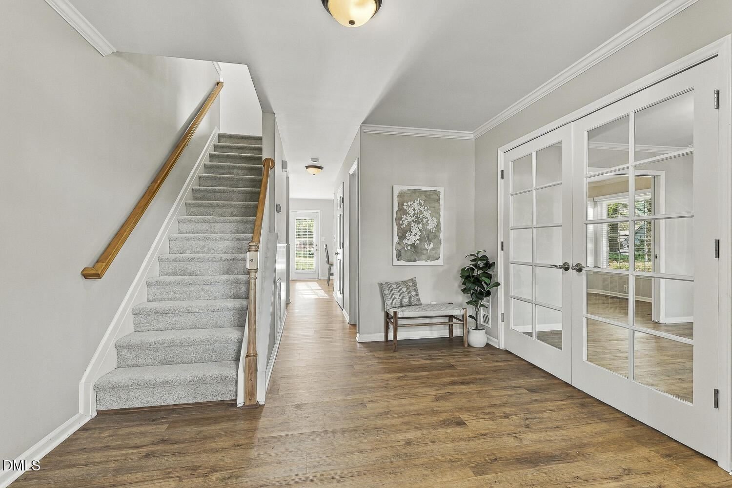 905 Greendale Court Property Photo 6