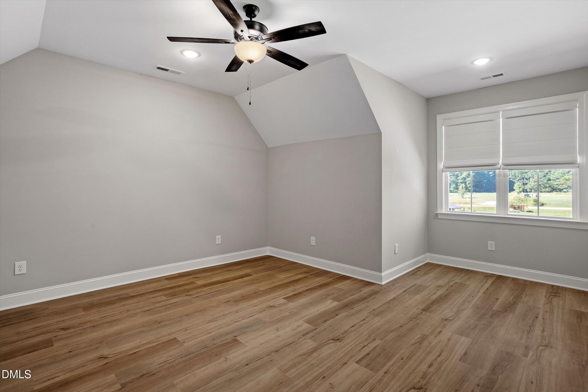 724 Simon Road Property Photo 32