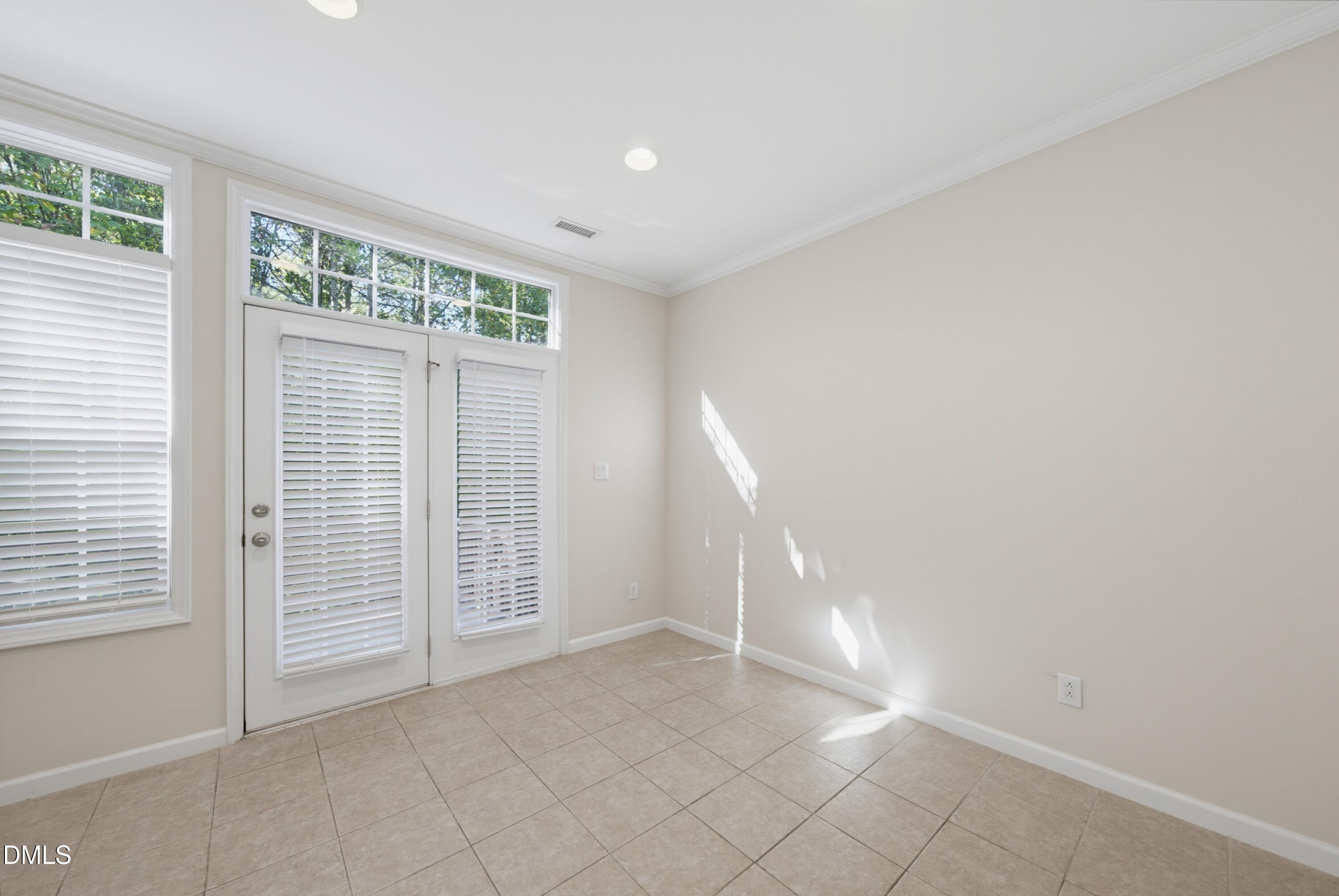 6829 Middleboro Drive Property Photo 11