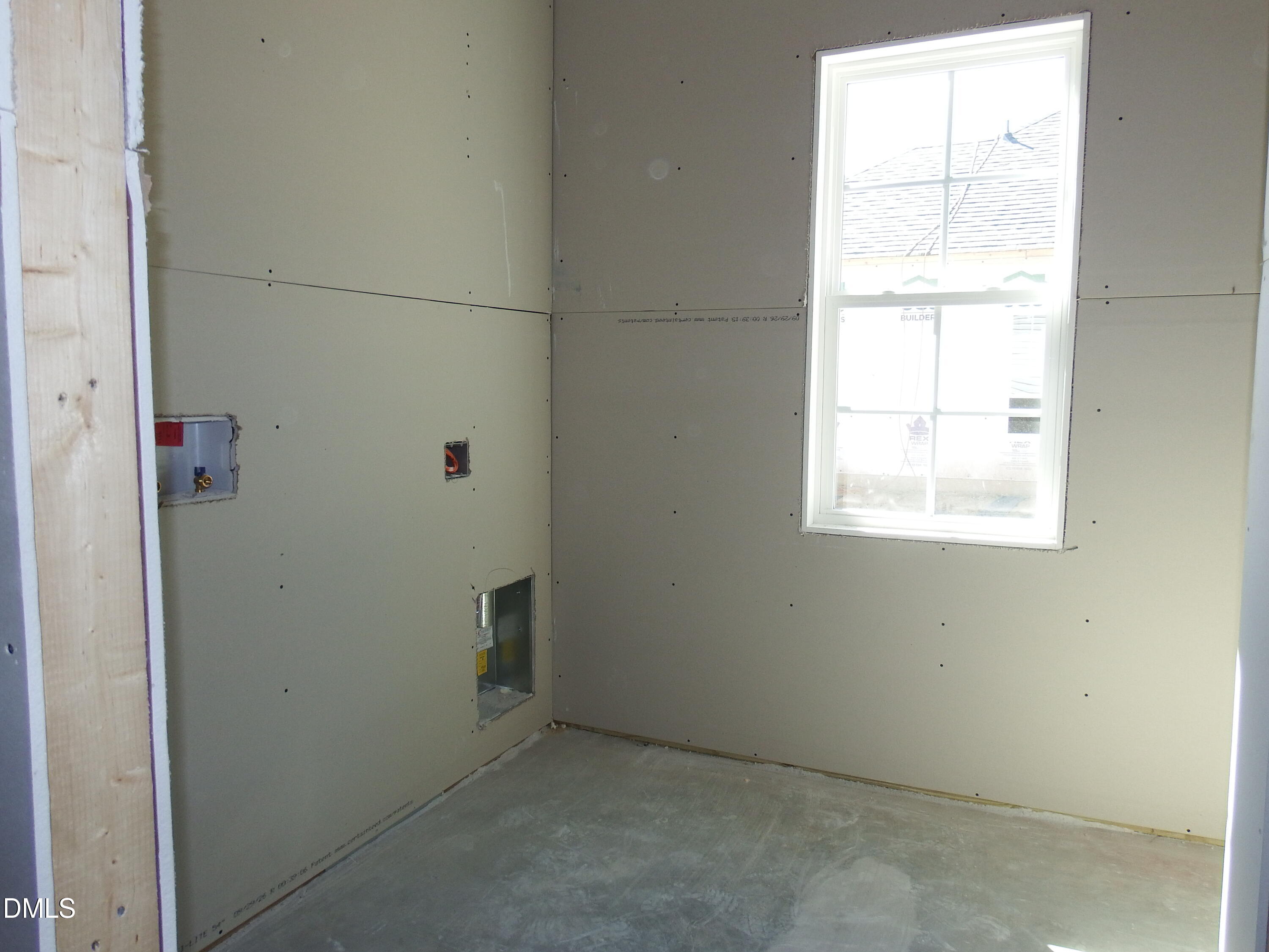 4832 Danastas Avenue Property Photo 9