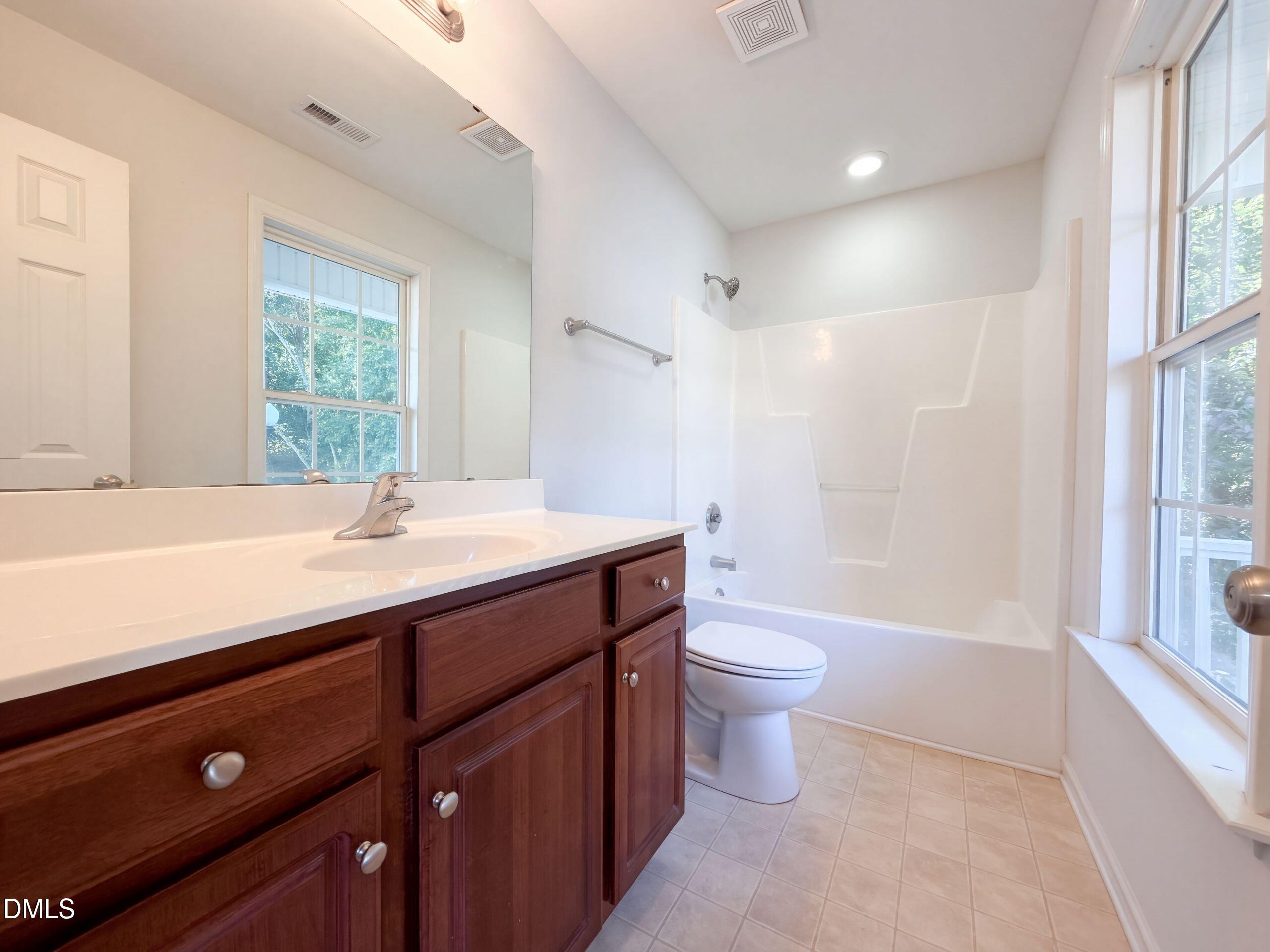 123 Gatwick Court Property Photo 14