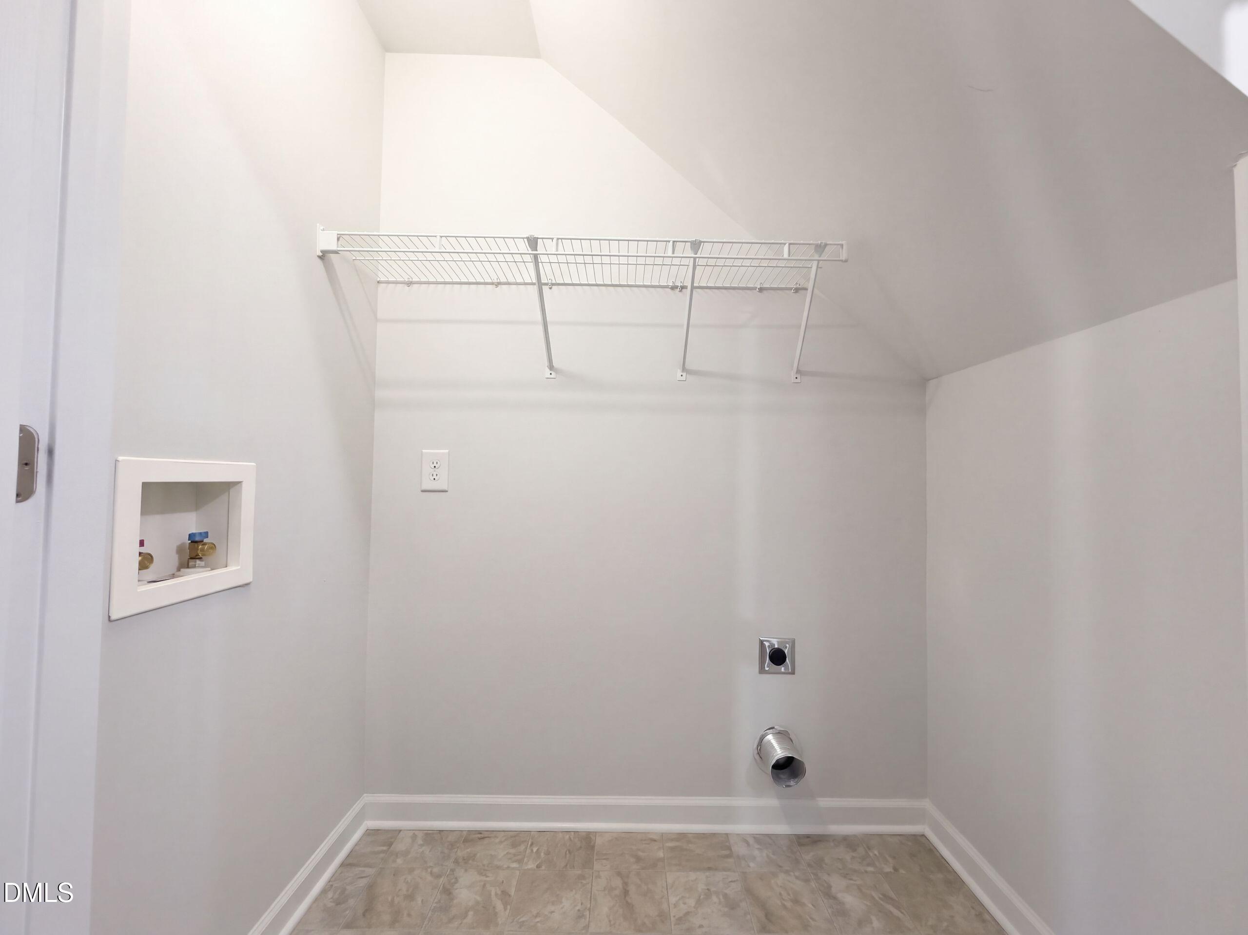 123 Gatwick Court Property Photo 19