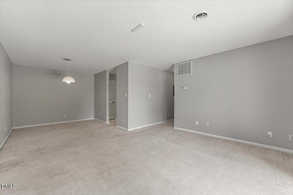 1630 Oxford Road G Property Photo 5