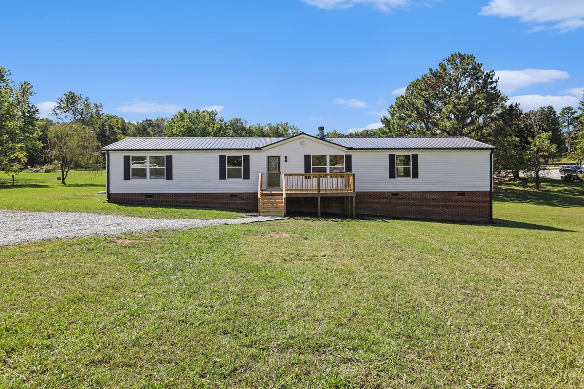 112 Hunters Edge Drive Property Photo 1