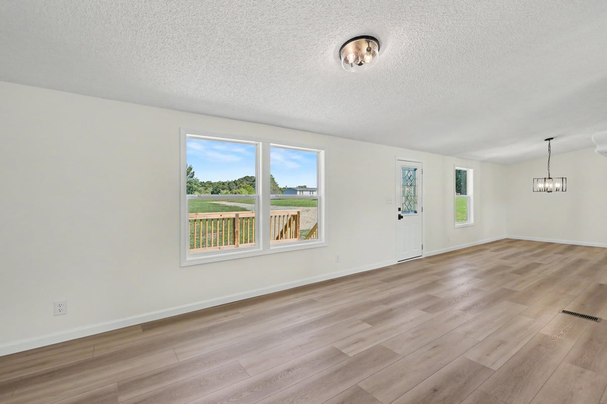 112 Hunters Edge Drive Property Photo 6