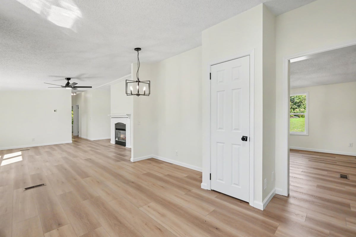 112 Hunters Edge Drive Property Photo 12