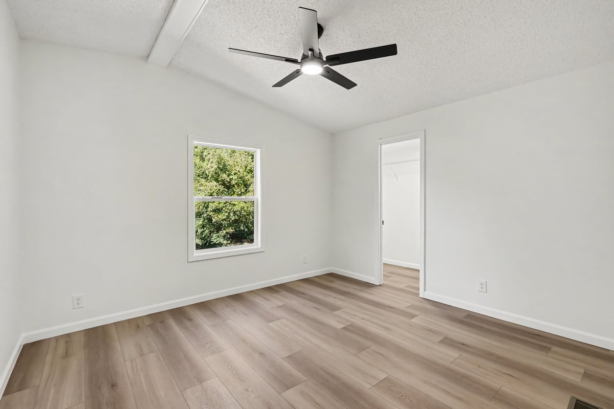 112 Hunters Edge Drive Property Photo 19