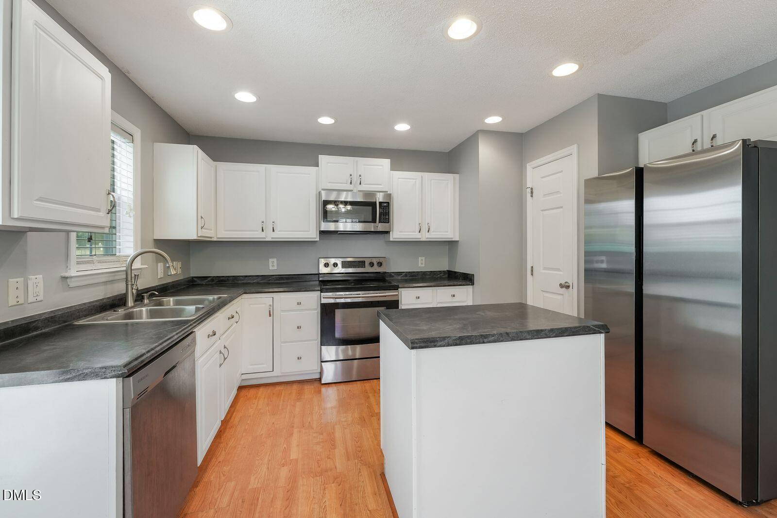 1704 Crag Burn Lane Property Photo 10