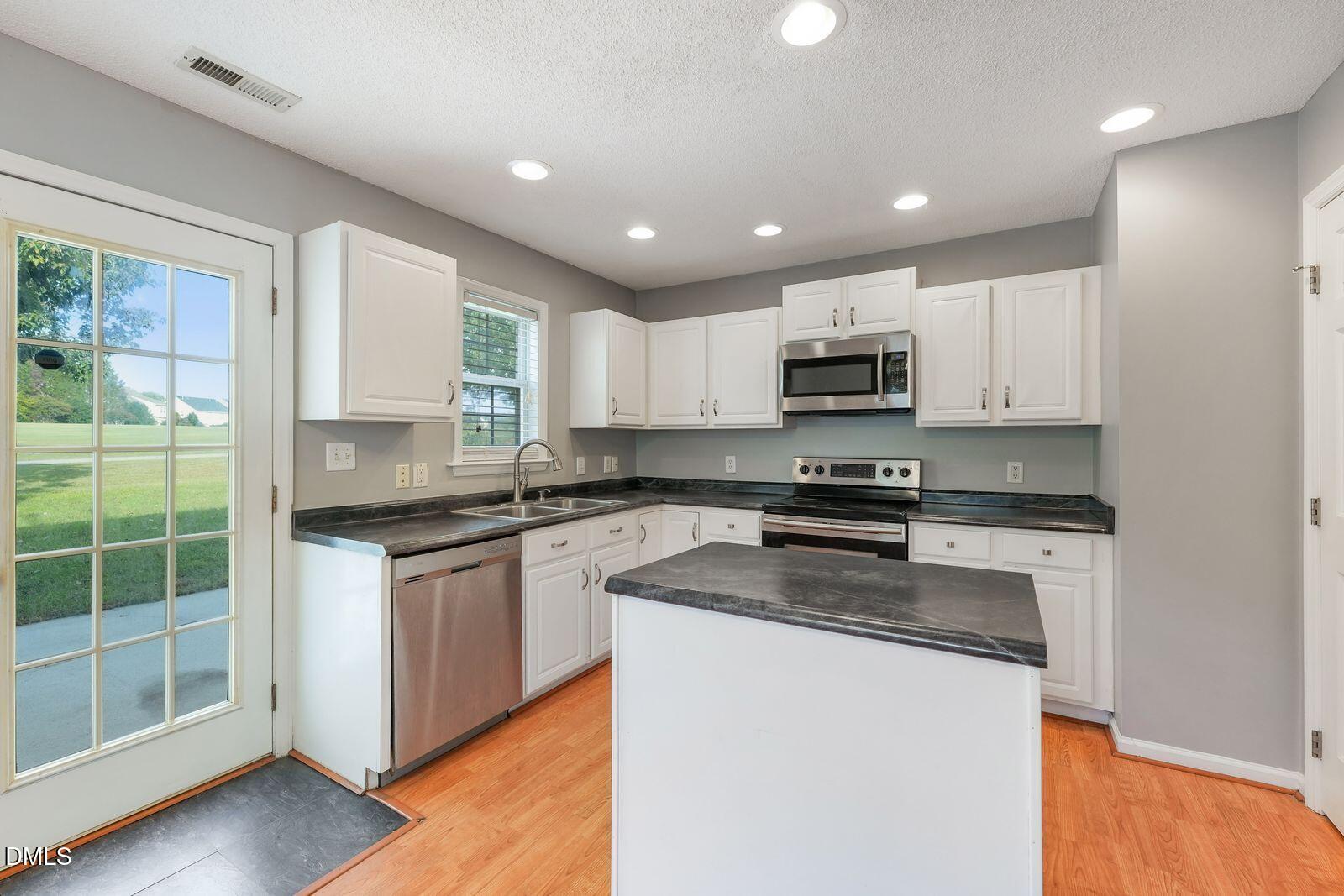 1704 Crag Burn Lane Property Photo 11