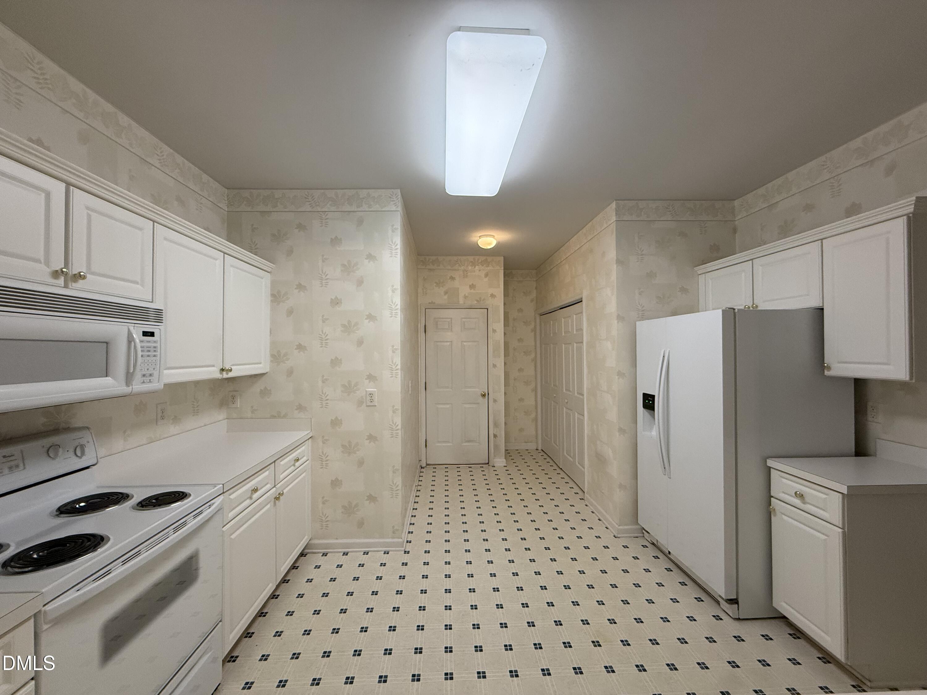8200 Hempshire Place Property Photo 15