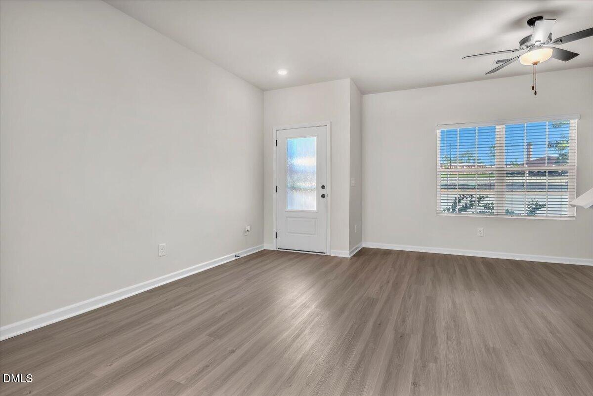 185 Seville Way Property Photo 11