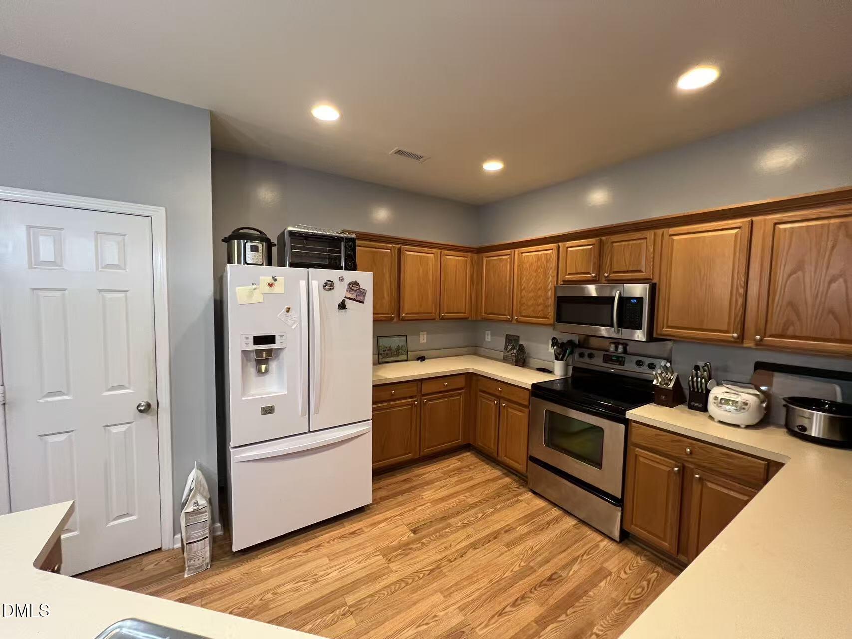 1025 Remington Oaks Circle Property Photo 7