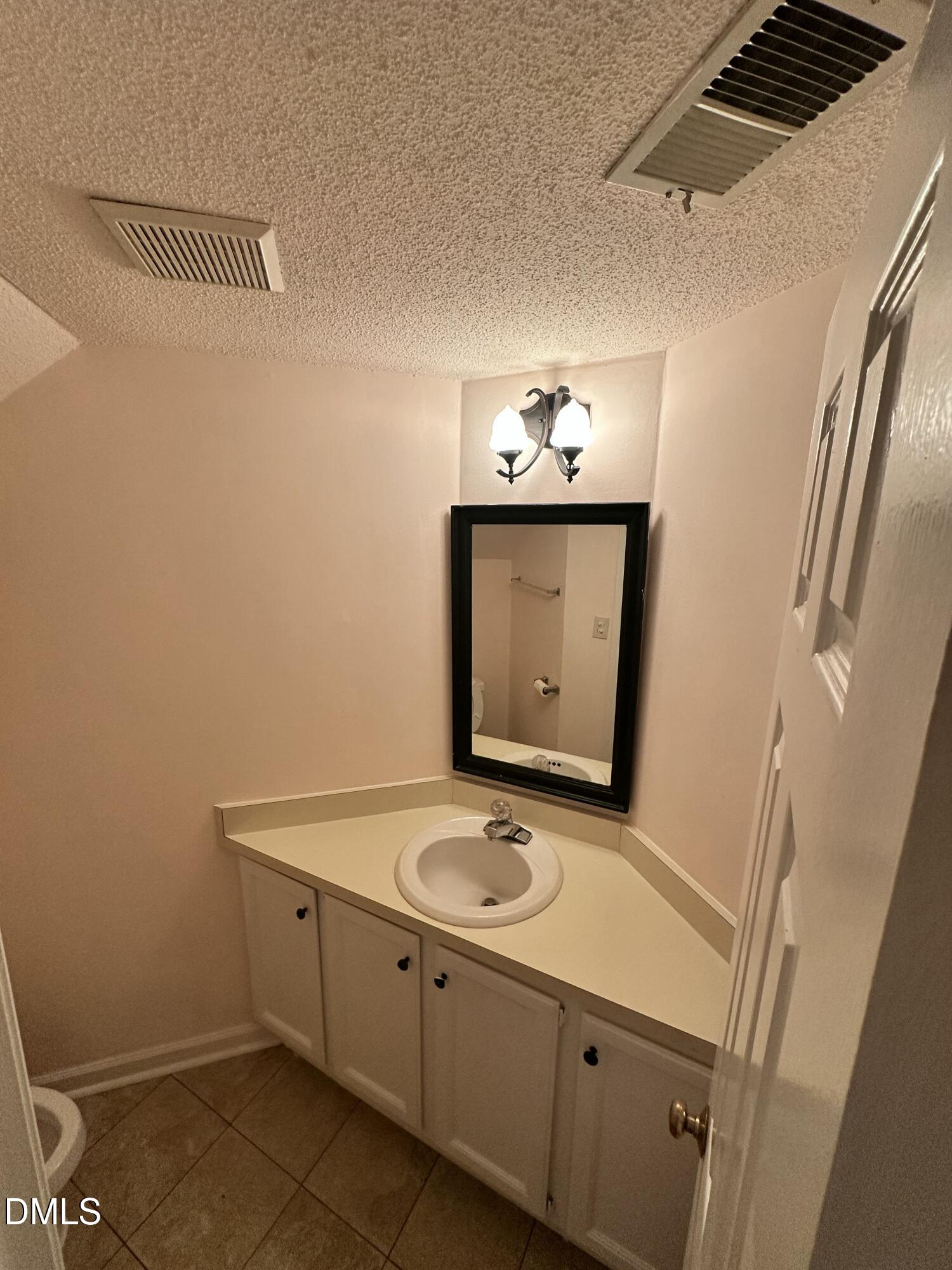 1460 Barton Place Drive Property Photo 16