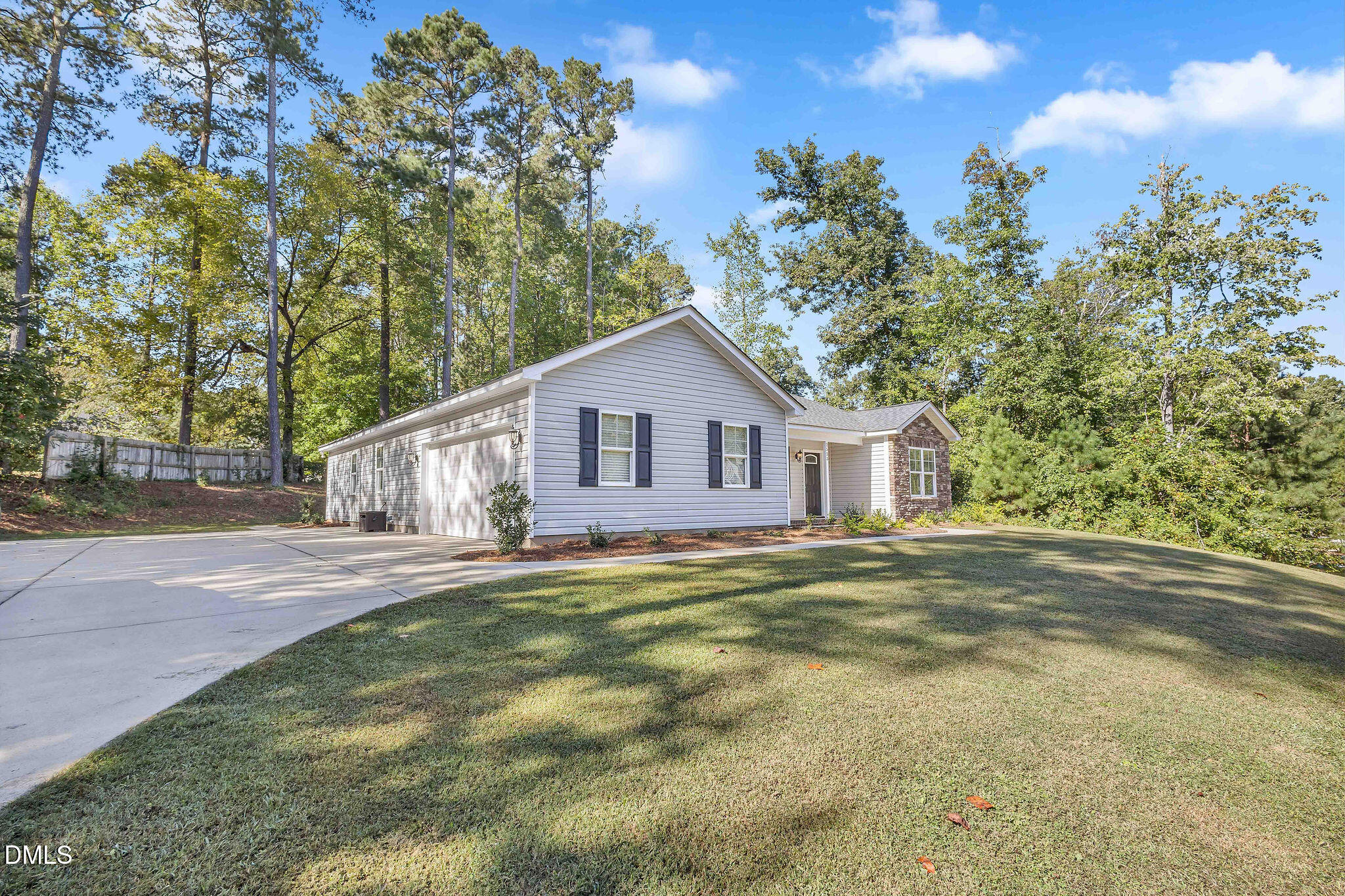 2523 Creek Trail Property Photo 2