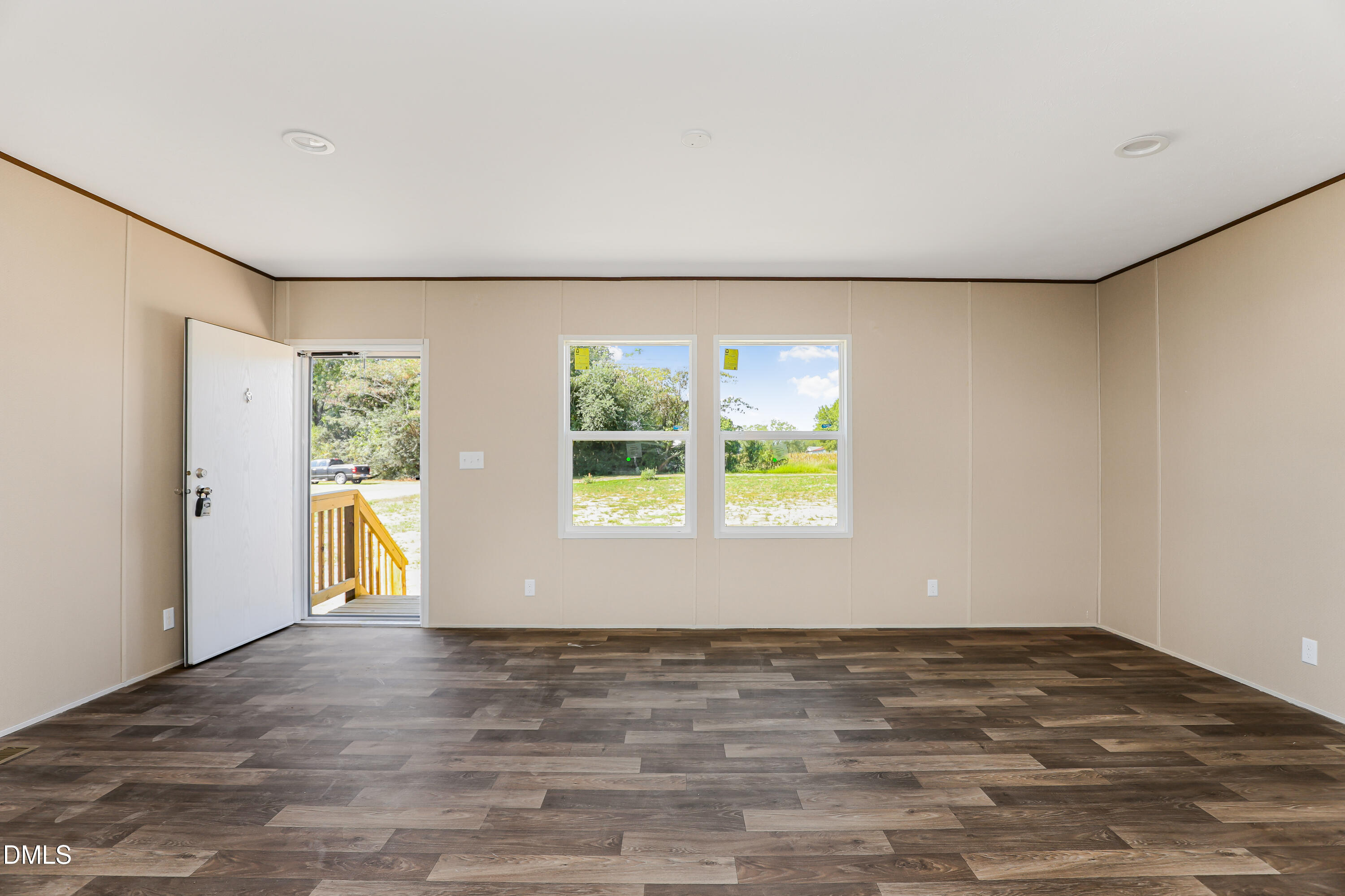 832 Burgess Circle Property Photo 7