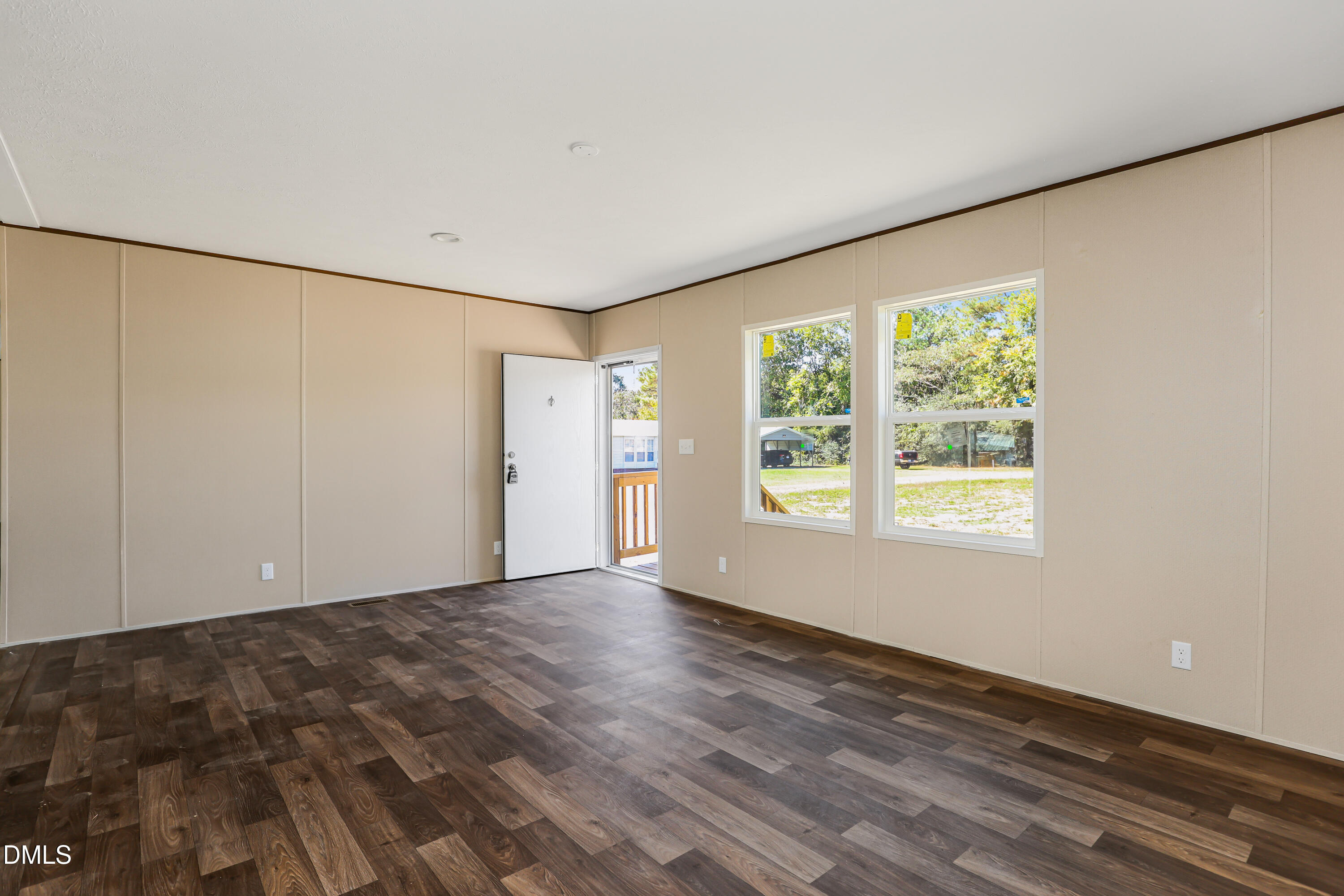 832 Burgess Circle Property Photo 8
