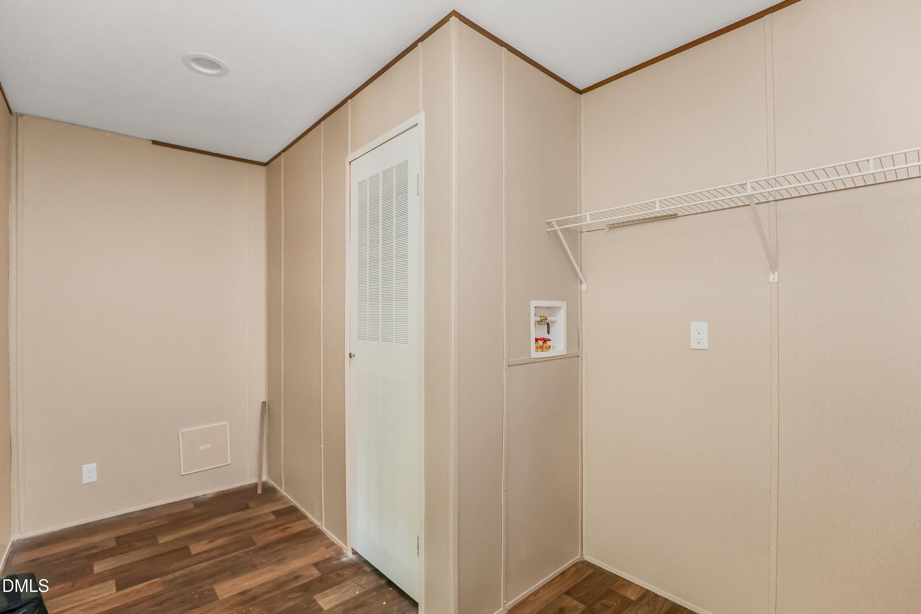 832 Burgess Circle Property Photo 11
