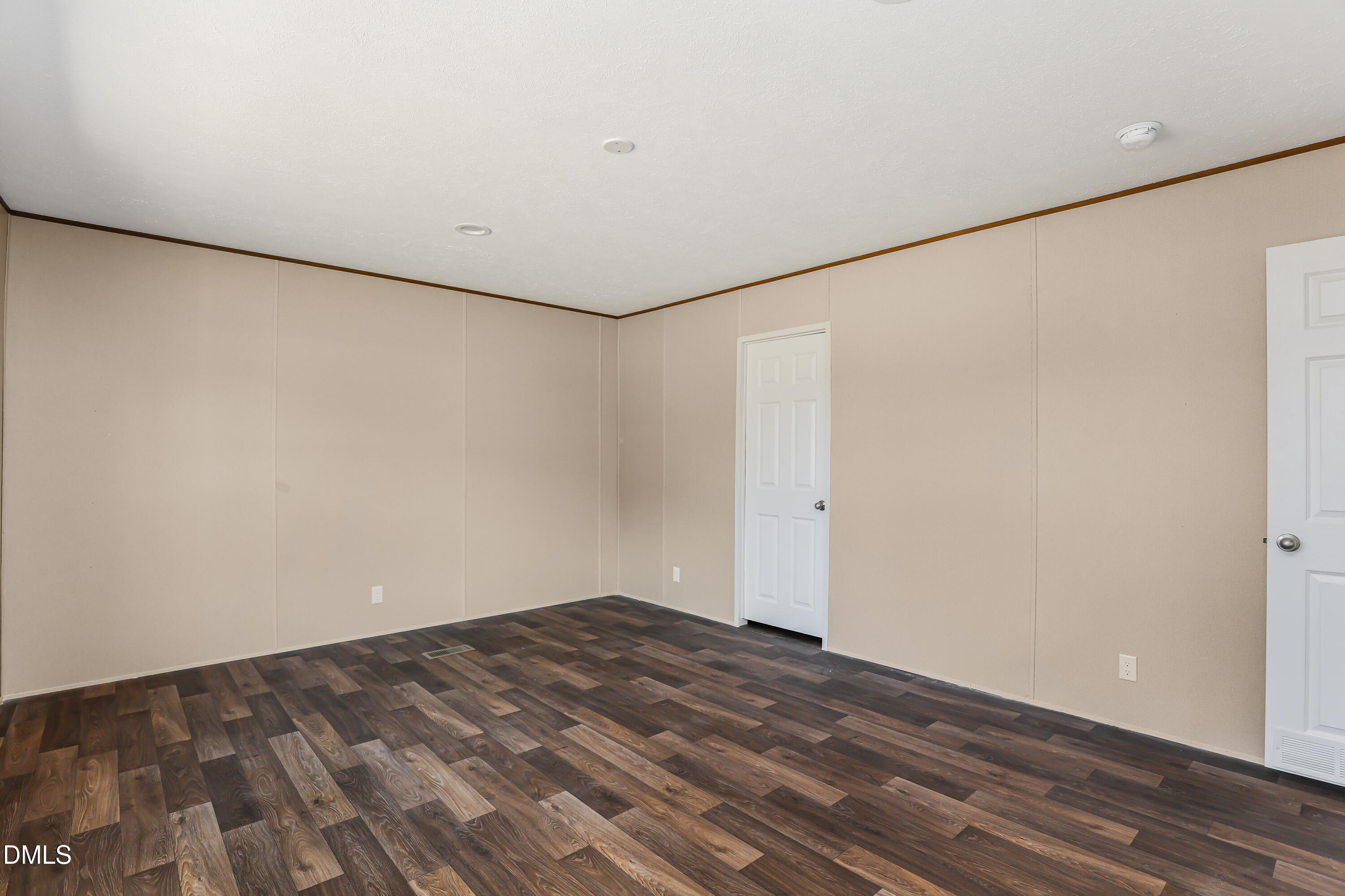 832 Burgess Circle Property Photo 16