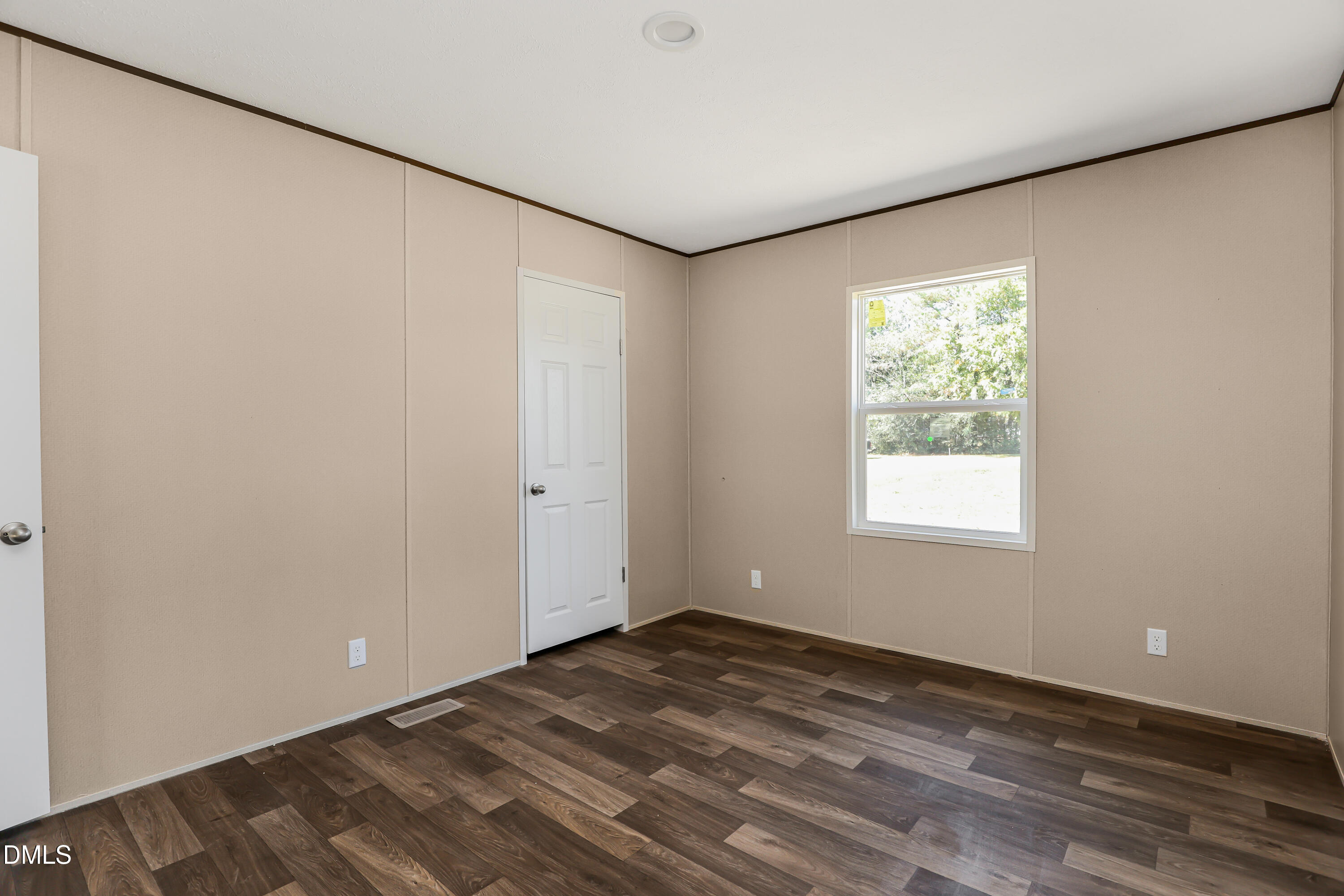 832 Burgess Circle Property Photo 18