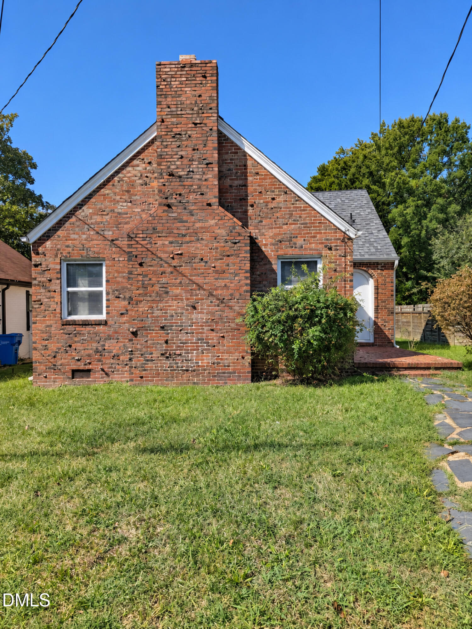 2705 N Roxboro Street Property Photo 1