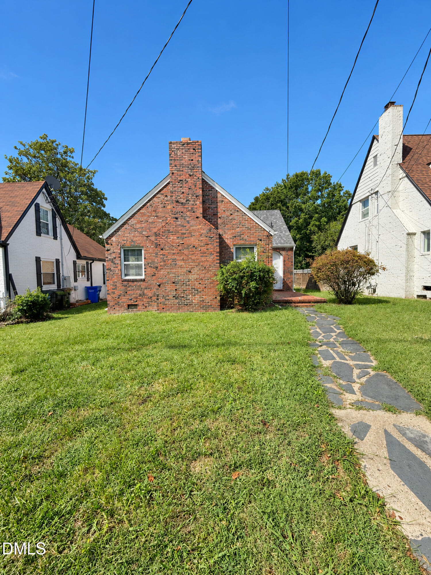 2705 N Roxboro Street Property Photo 2