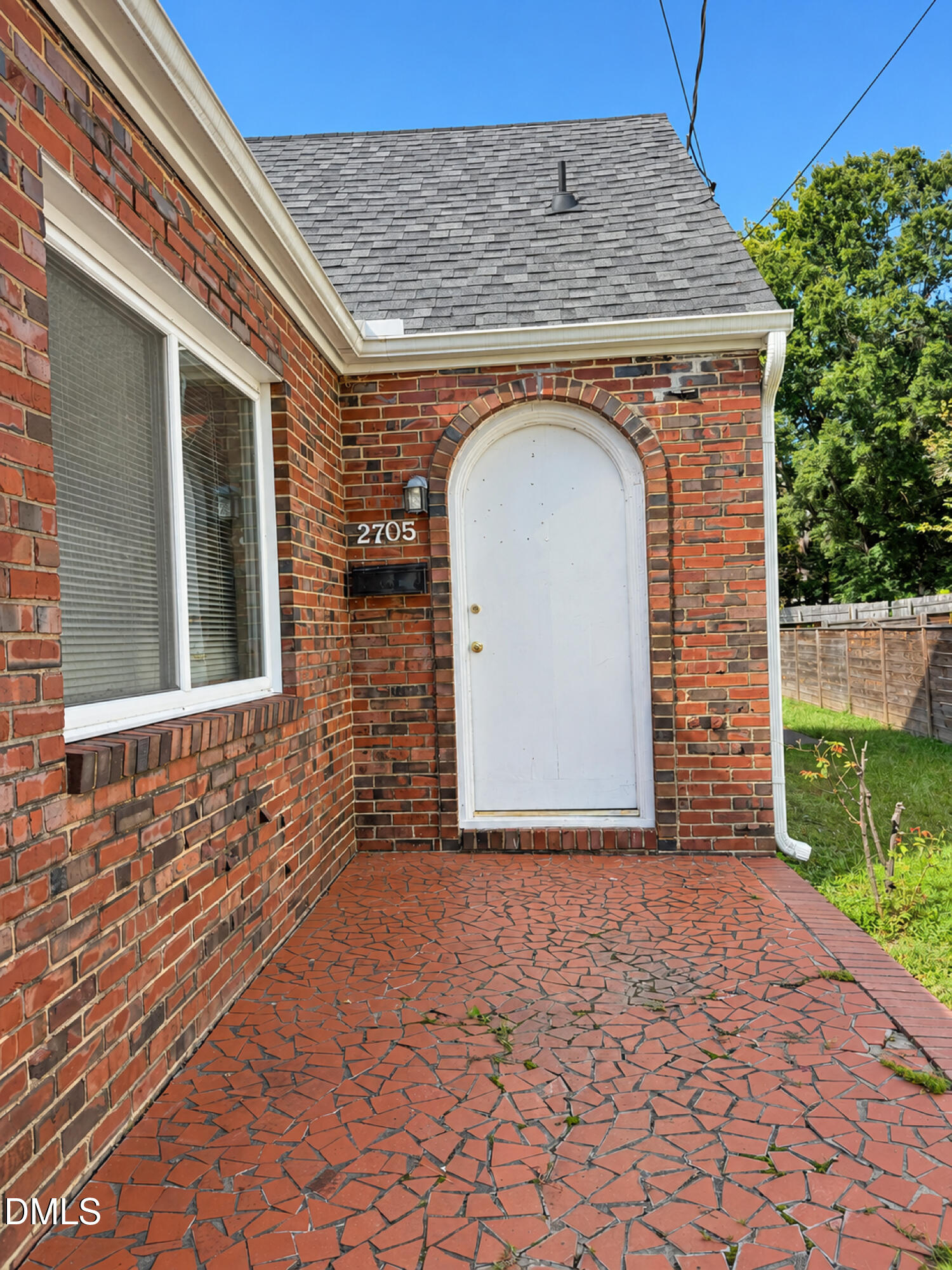 2705 N Roxboro Street Property Photo 3