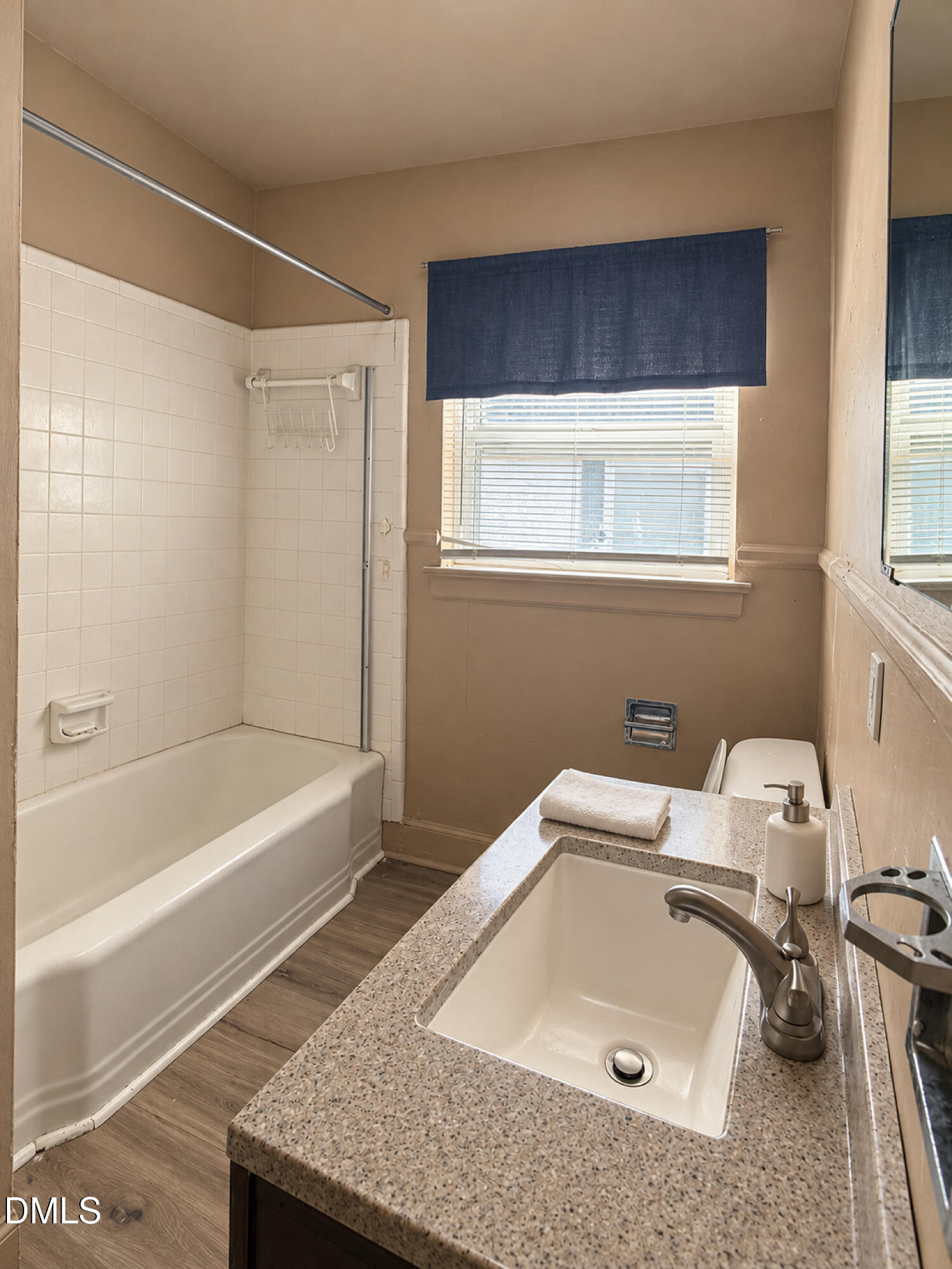2705 N Roxboro Street Property Photo 9