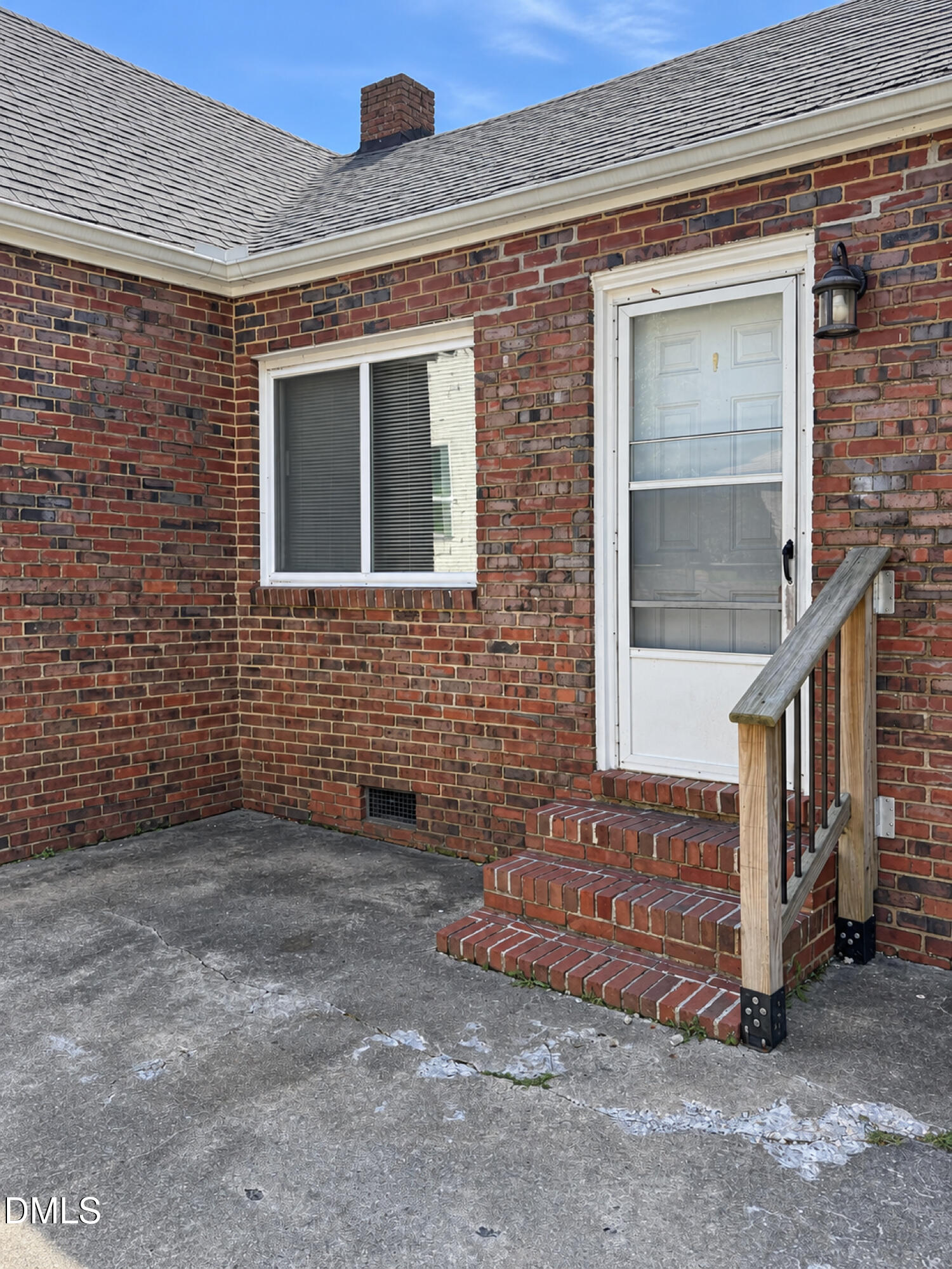2705 N Roxboro Street Property Photo 18