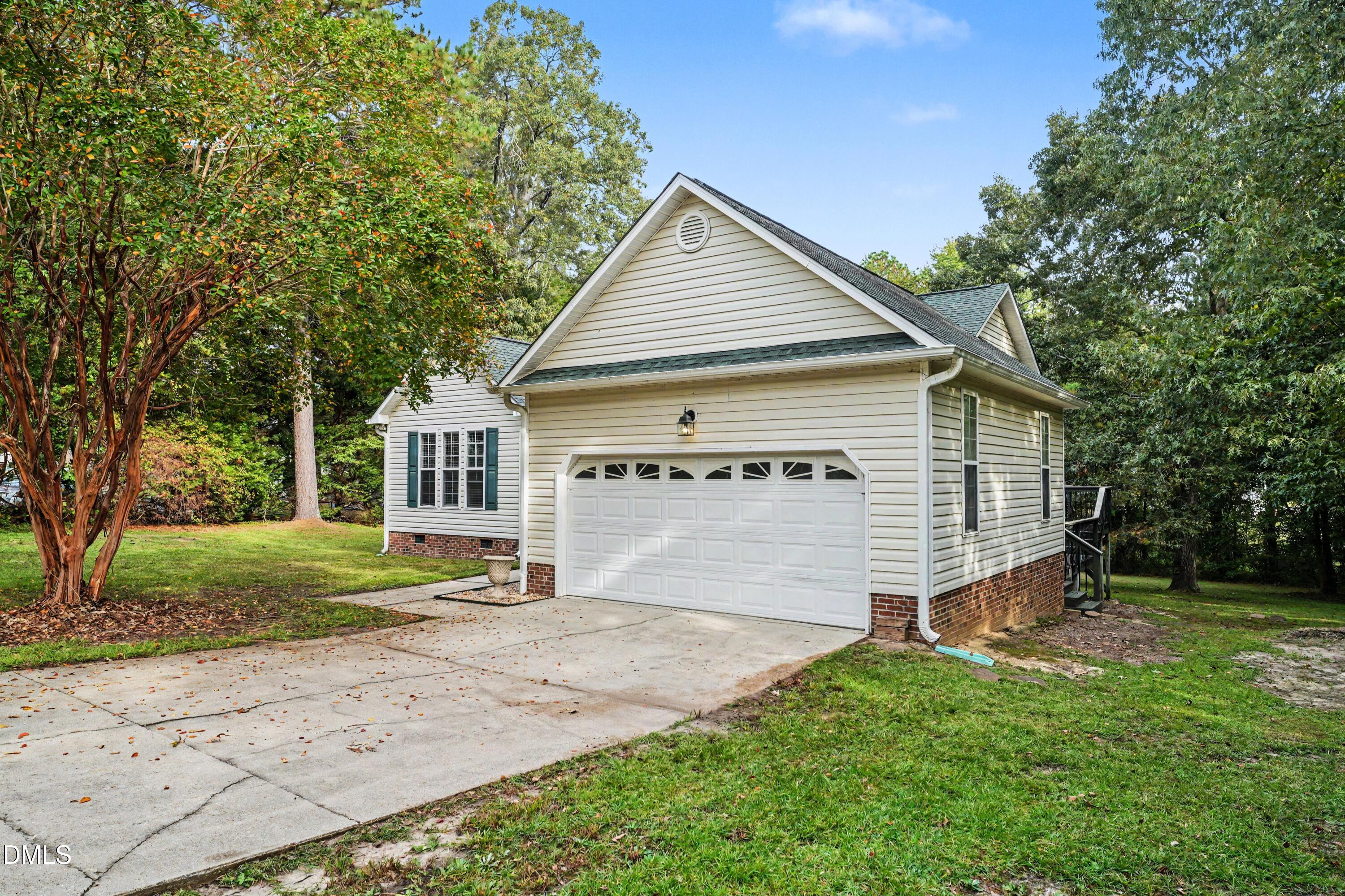 115 Lakeview Court Property Photo 6
